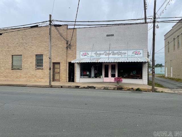 102 W Main  Carlisle, AR