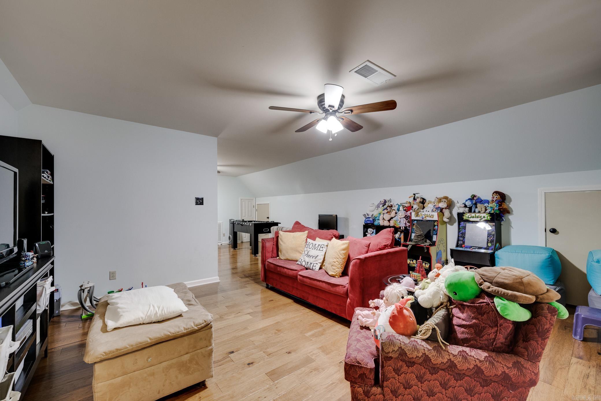 1202 Dogwood Trail