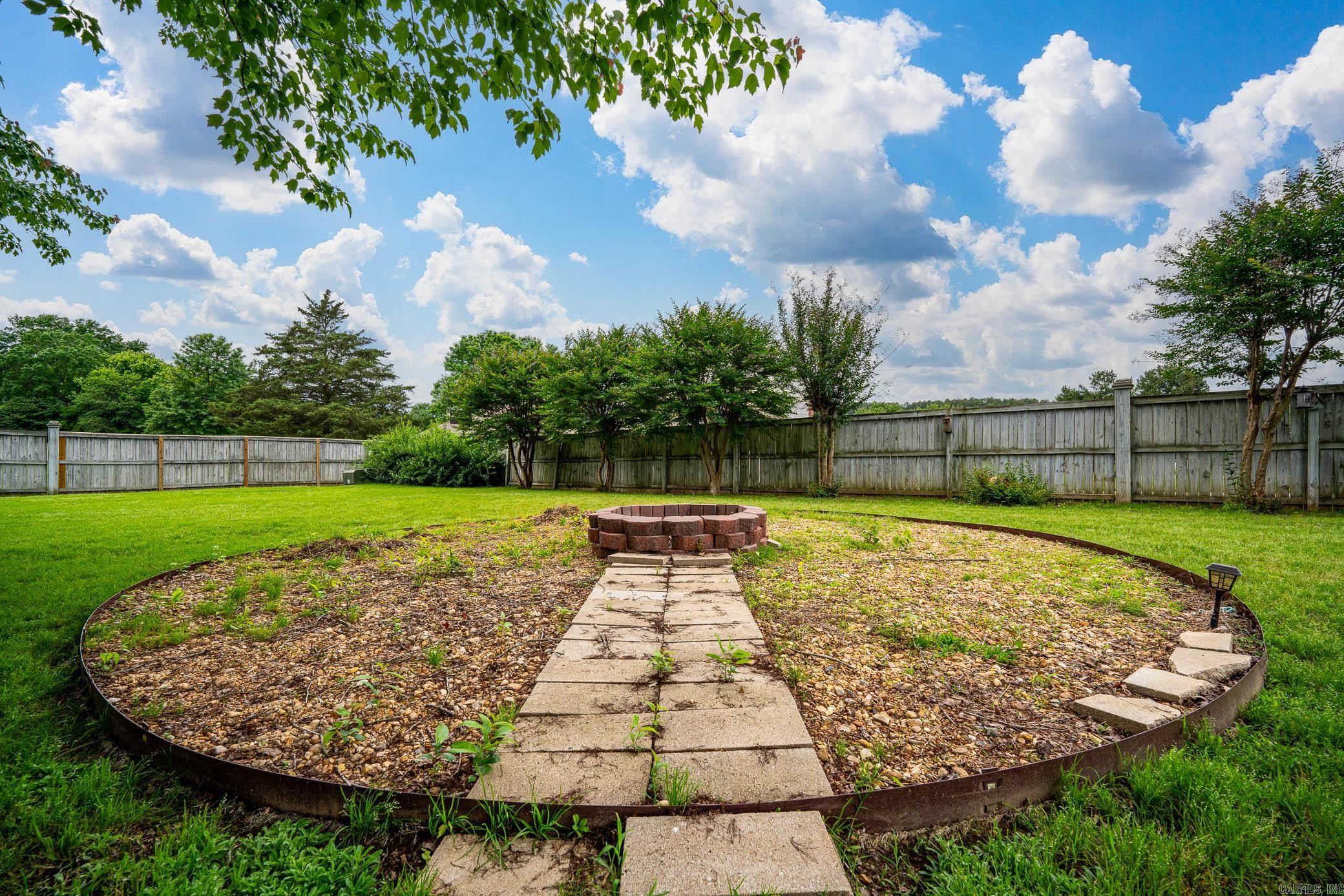 1202 Dogwood Trail