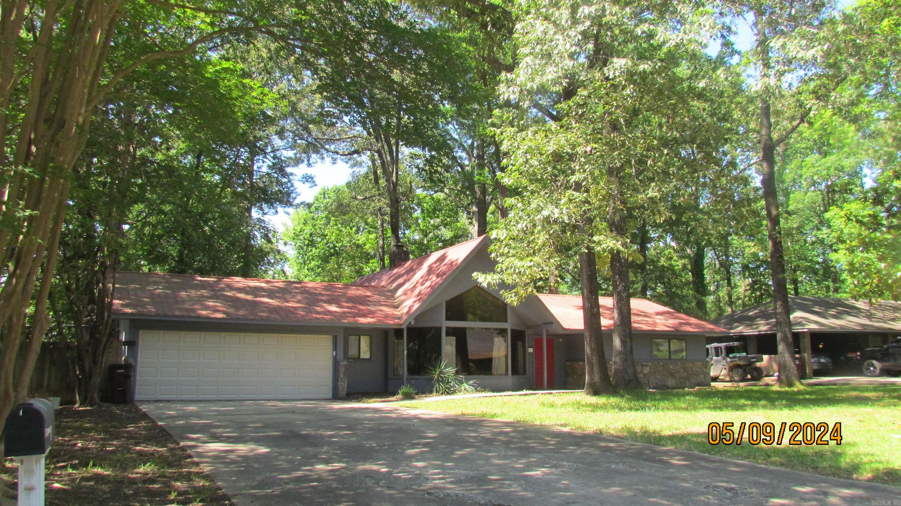 108 Greenbriar Circle  Crossett, AR