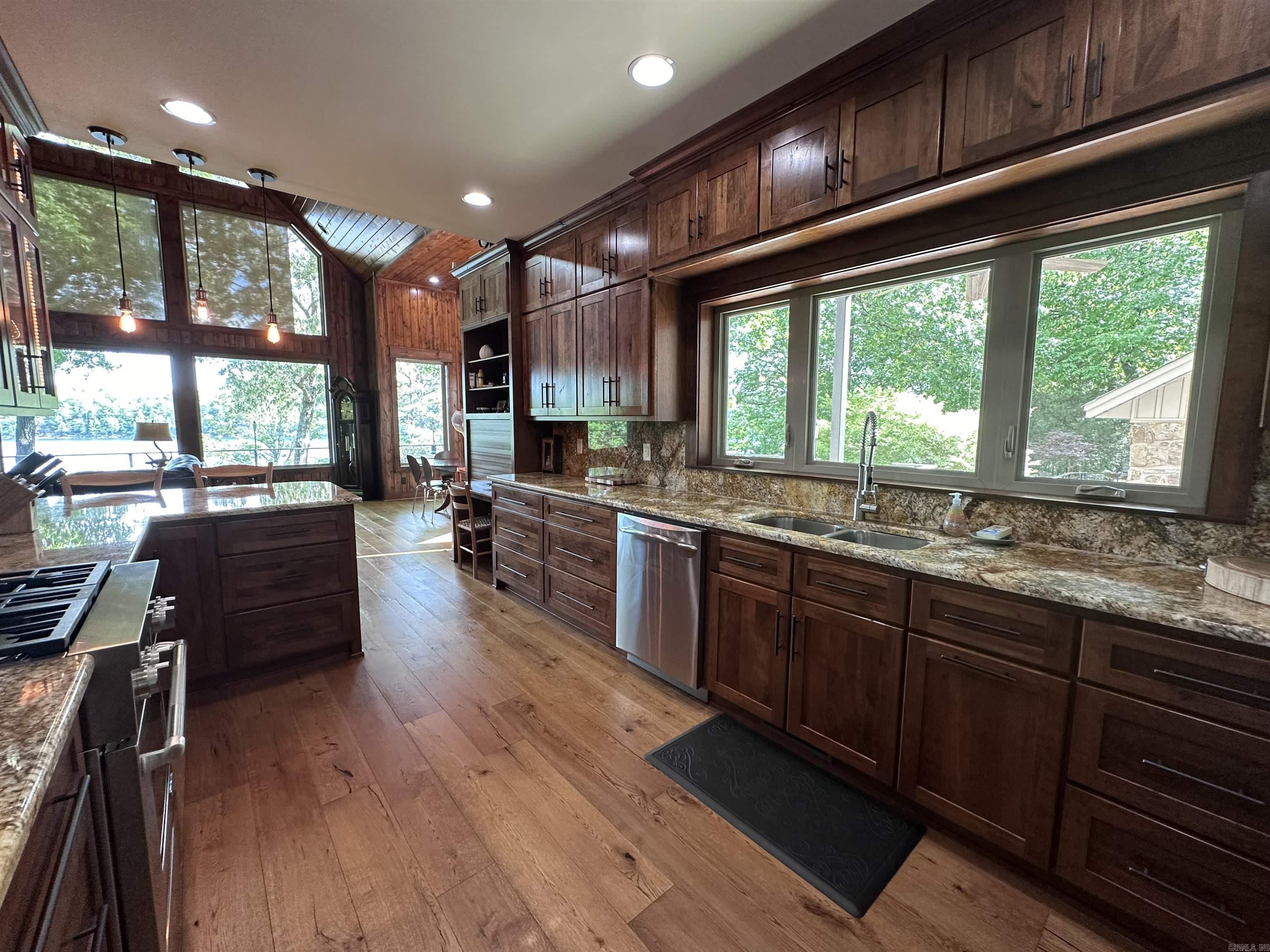 374  Belmont Acres Circle  Tumbling Shoals, AR
