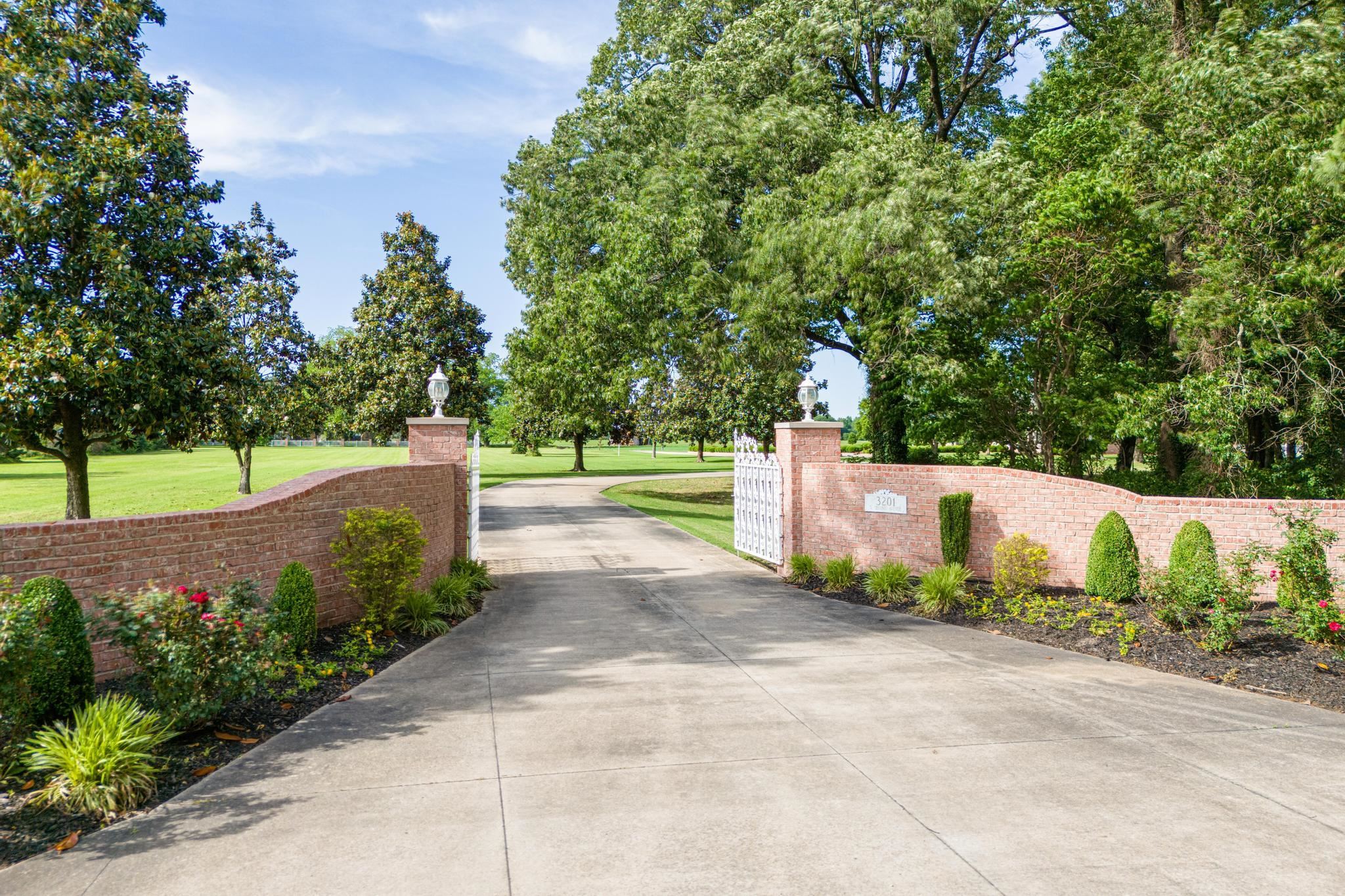 3201 S 2ND HWY 69 Paragould, AR