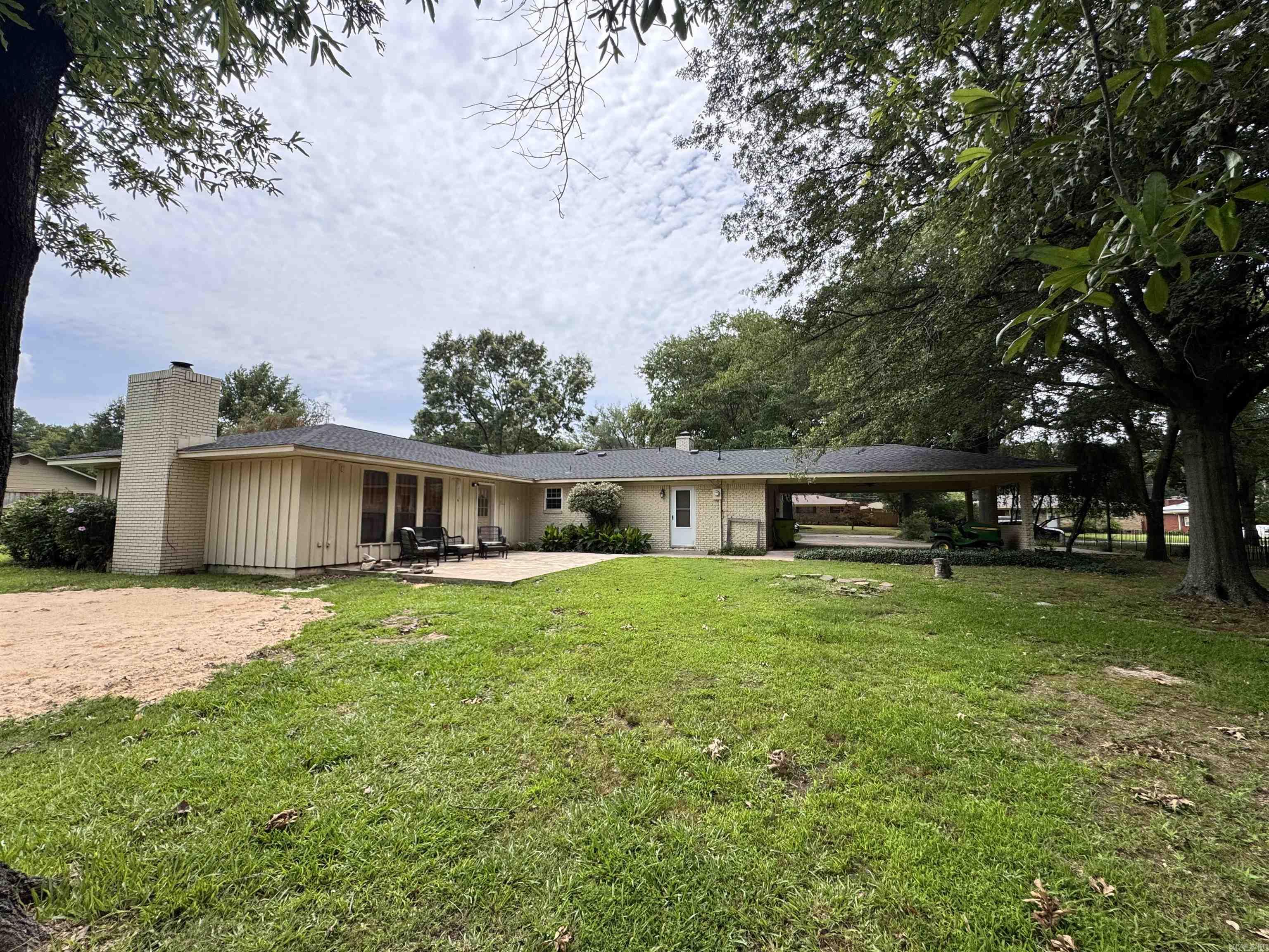 1711 Coker Hampton  Stuttgart, AR