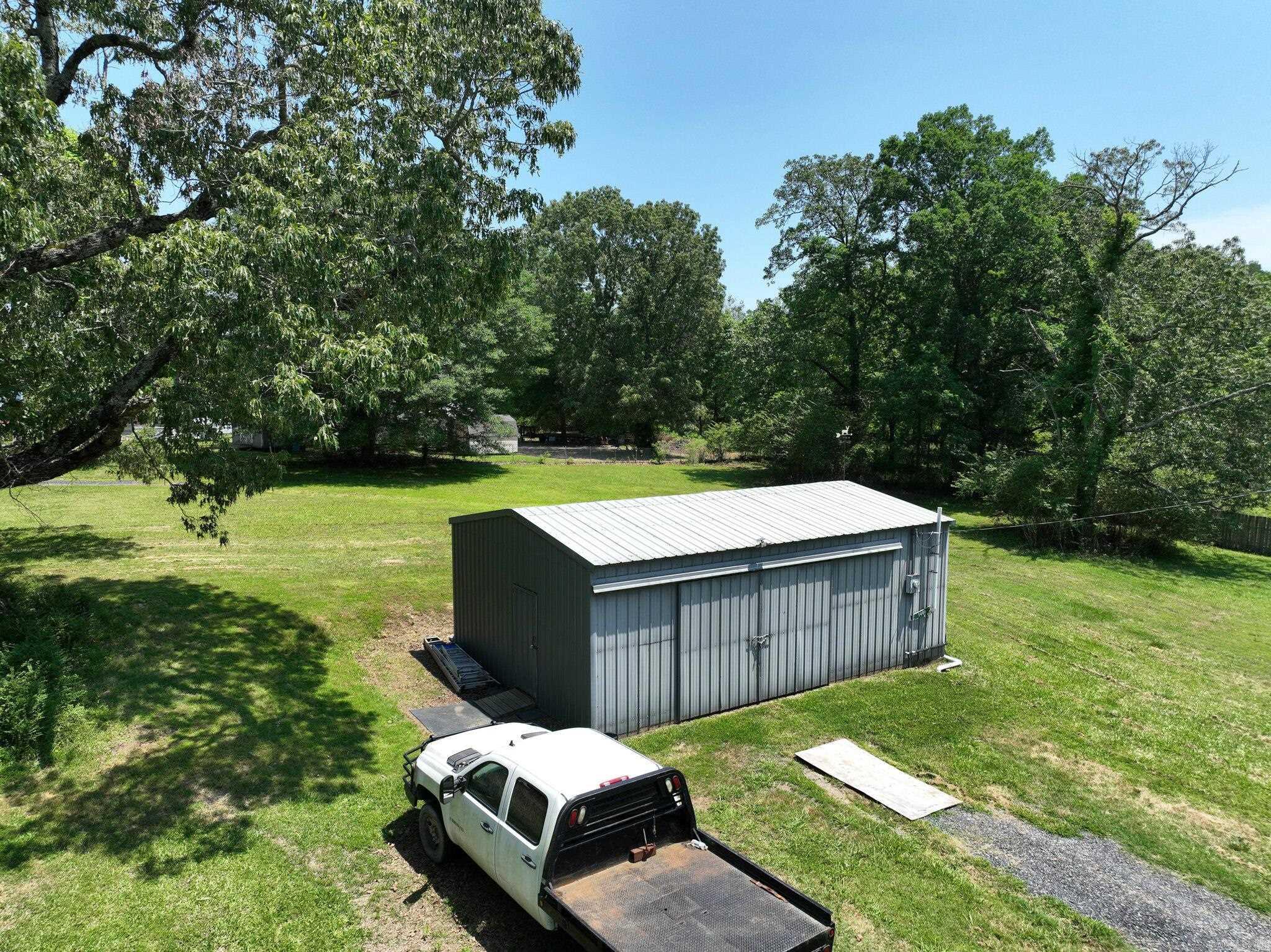 1406  Vivian  Mena, AR