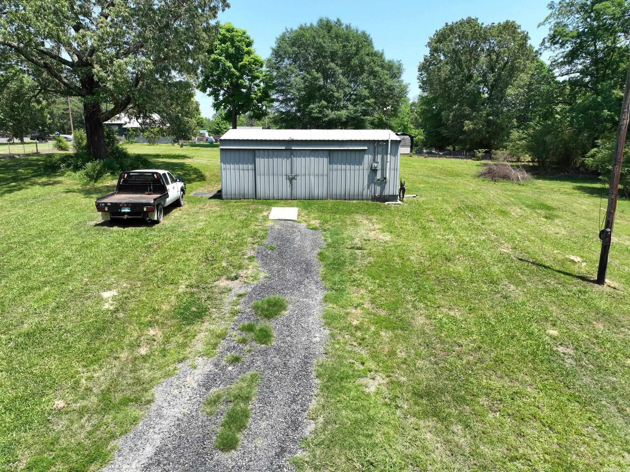 1406  Vivian  Mena, AR
