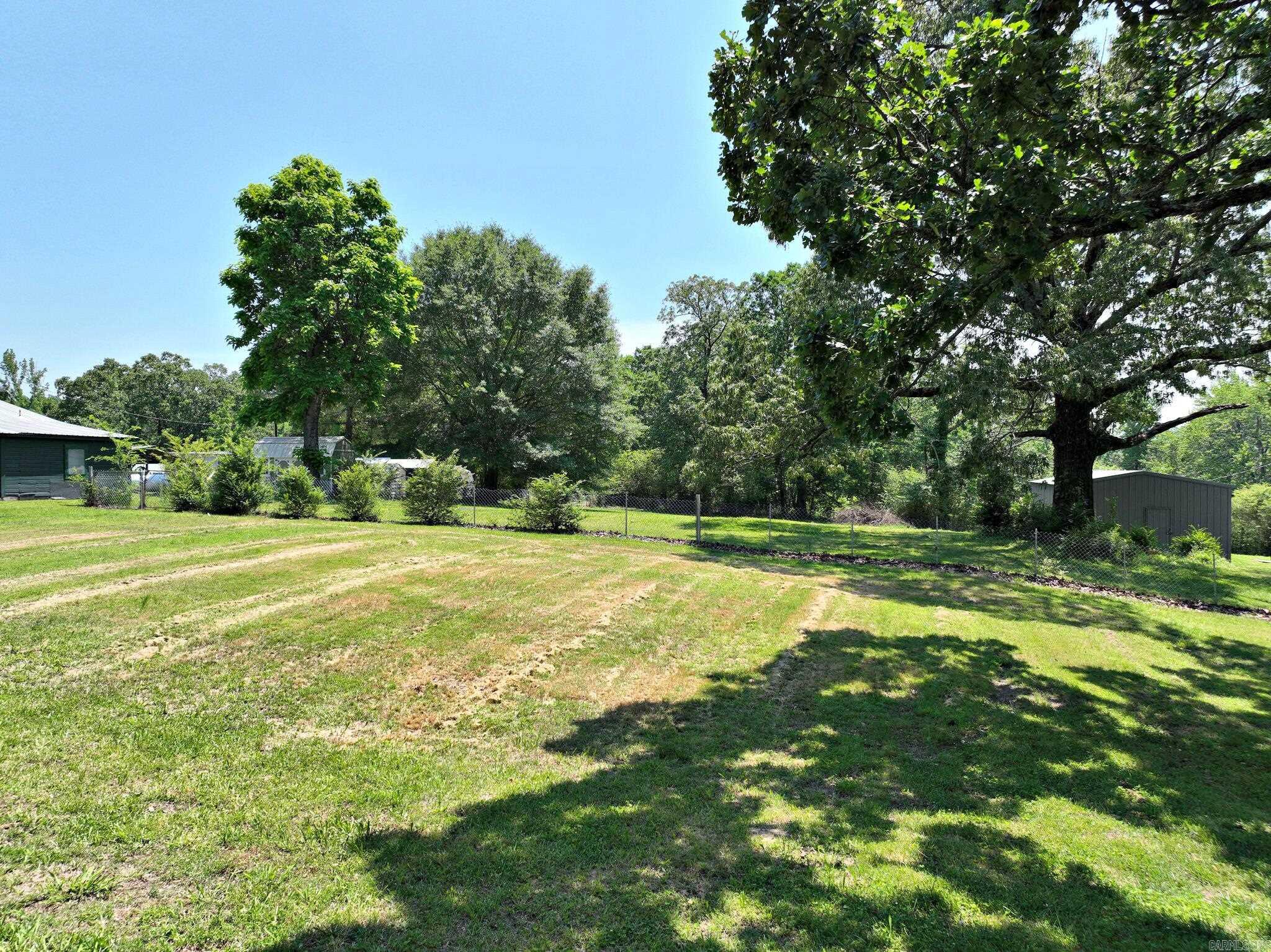 1406  Vivian  Mena, AR