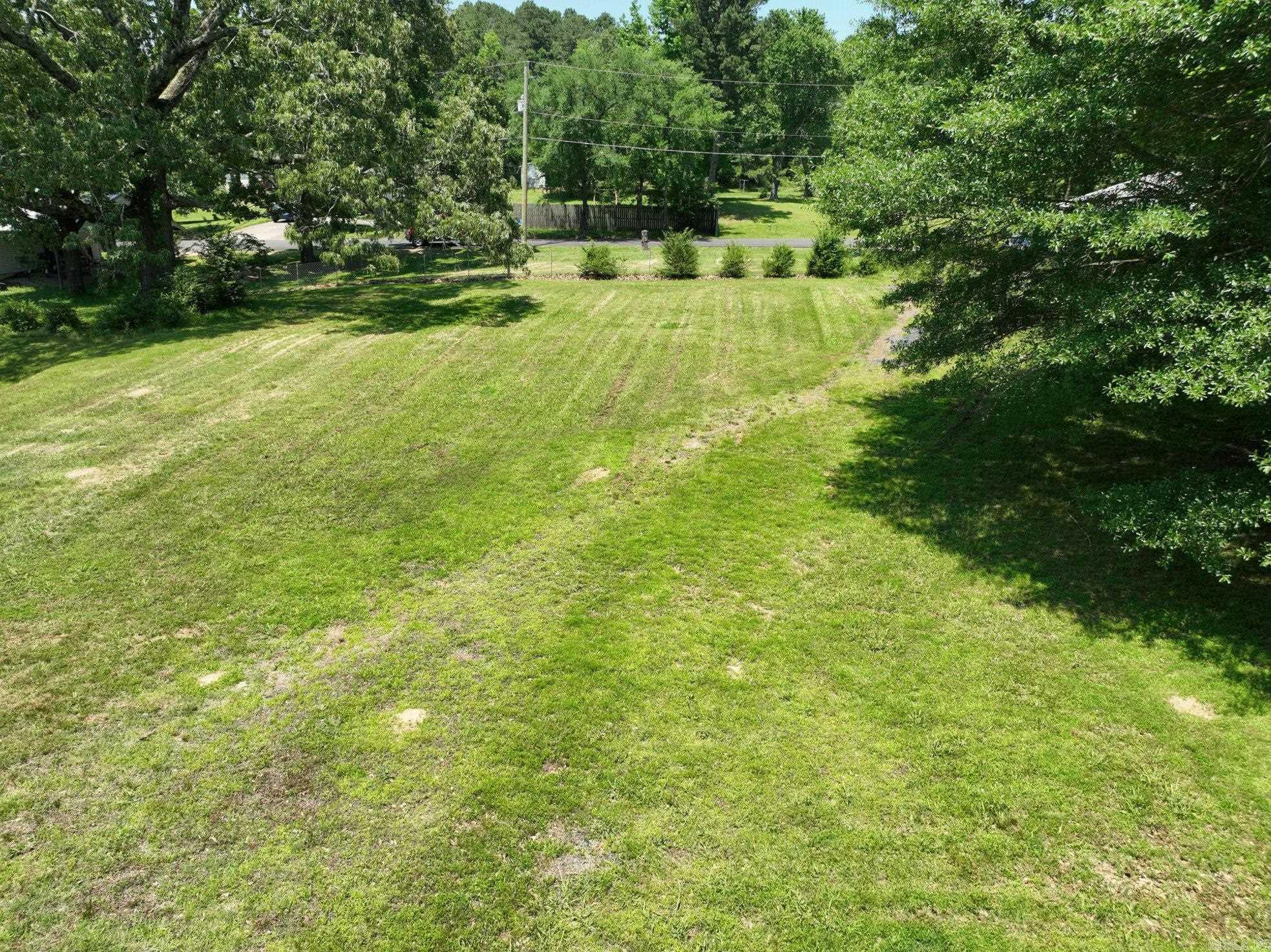 1406  Vivian  Mena, AR