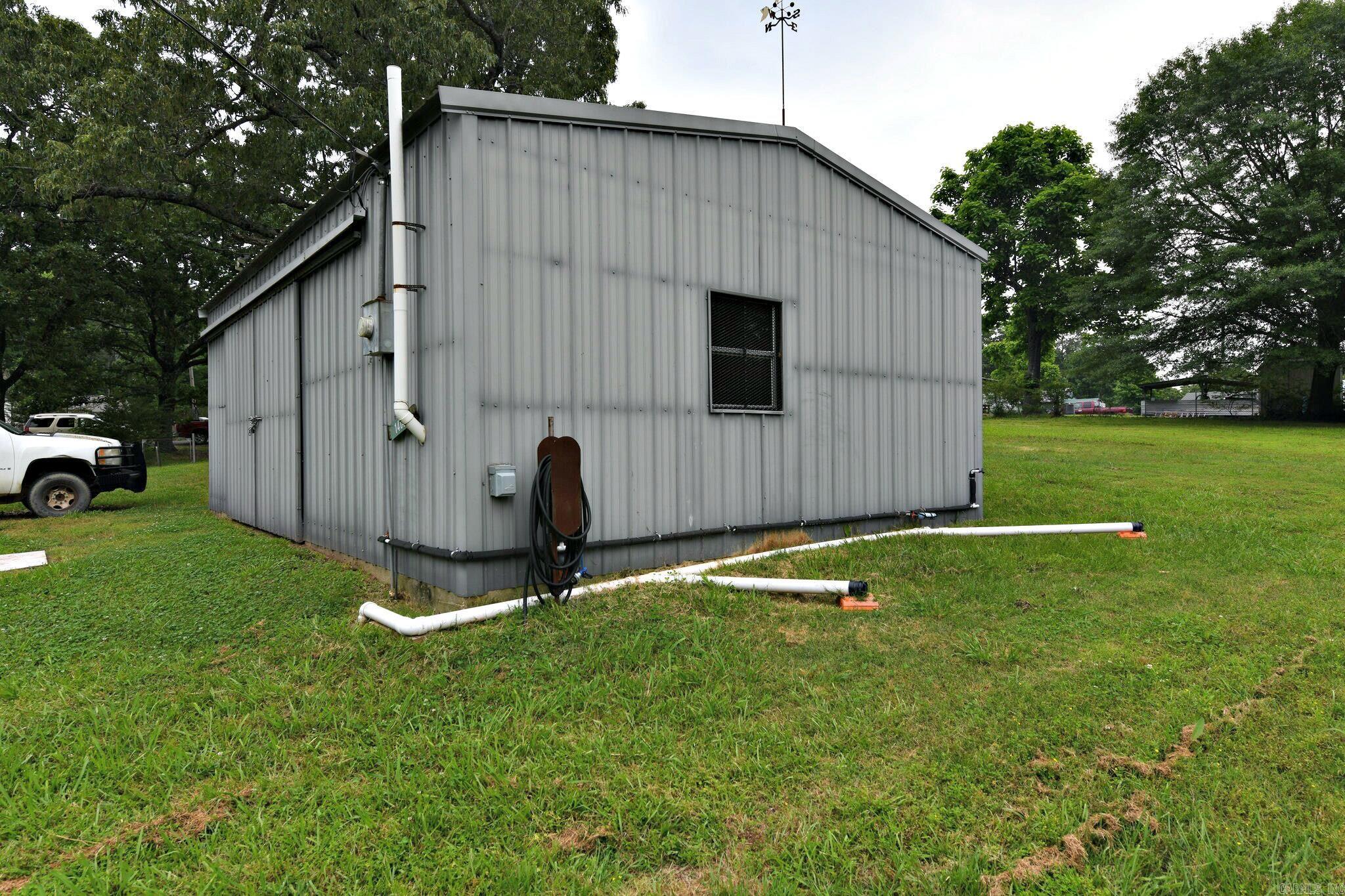 1406  Vivian  Mena, AR