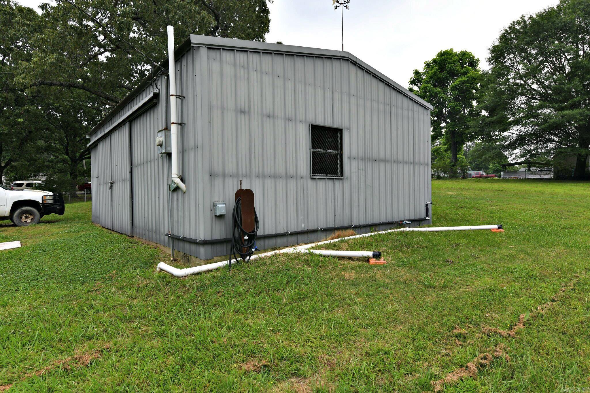 1406  Vivian  Mena, AR