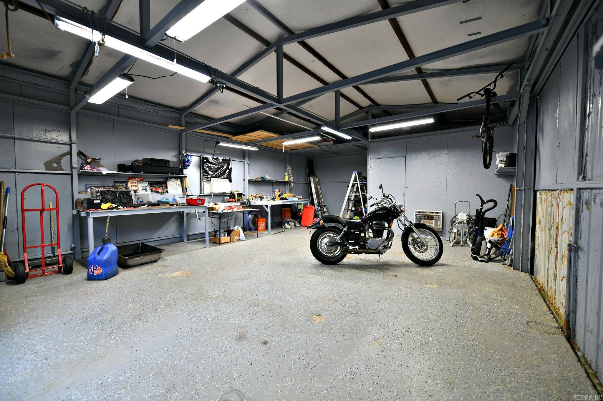 1406  Vivian  Mena, AR
