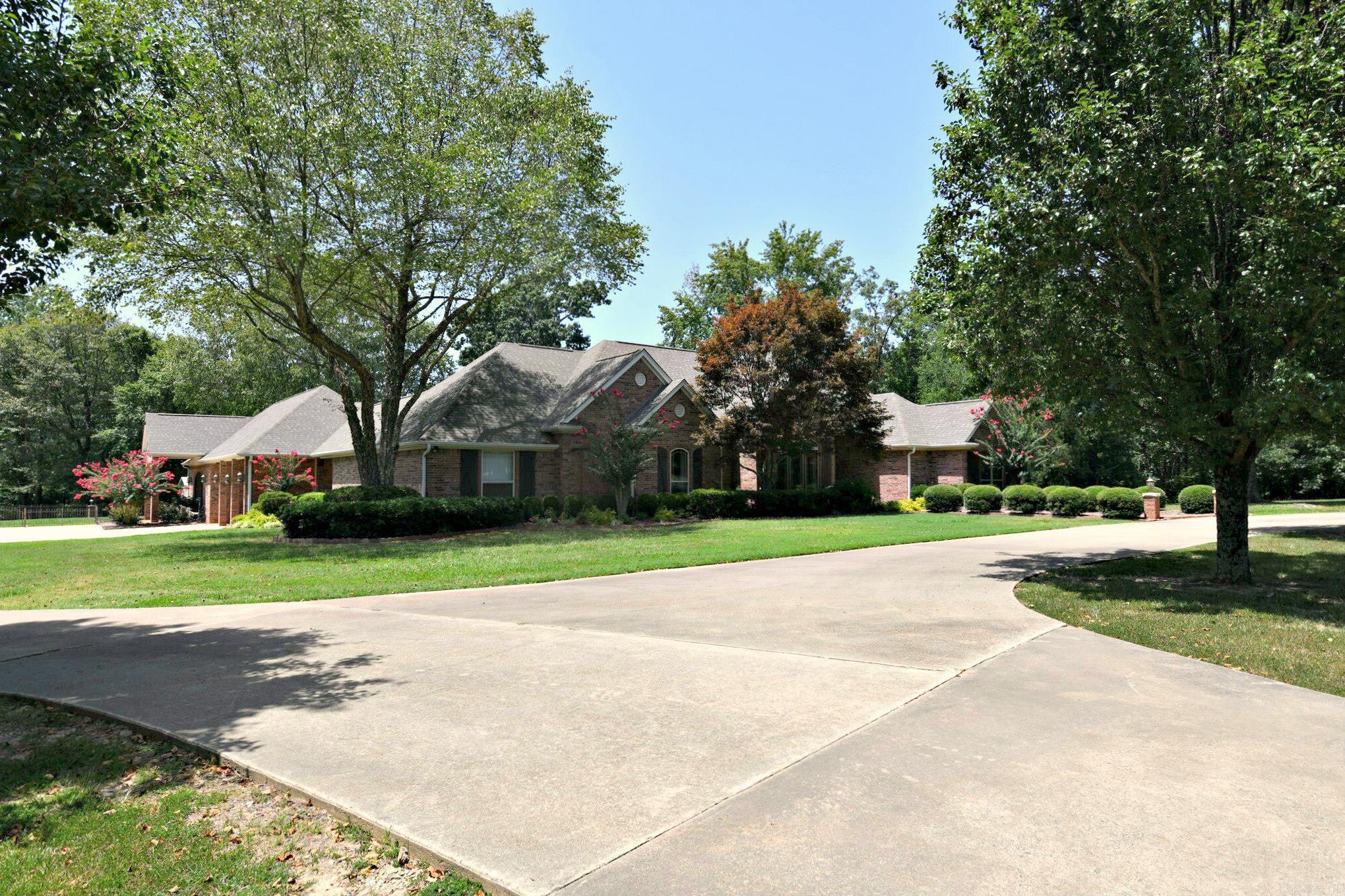 906  Grandview  Mena, AR