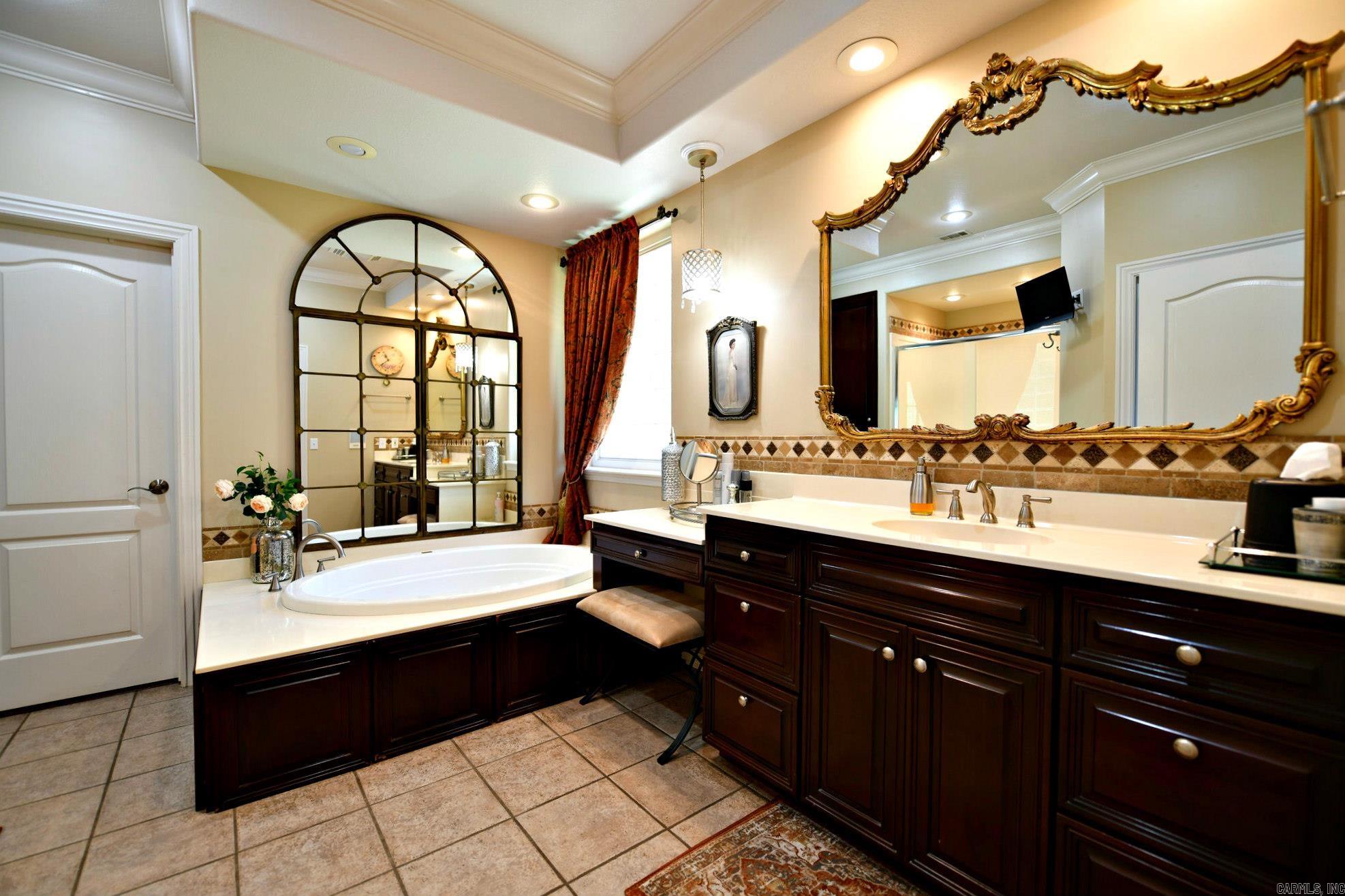 906  Grandview  Mena, AR