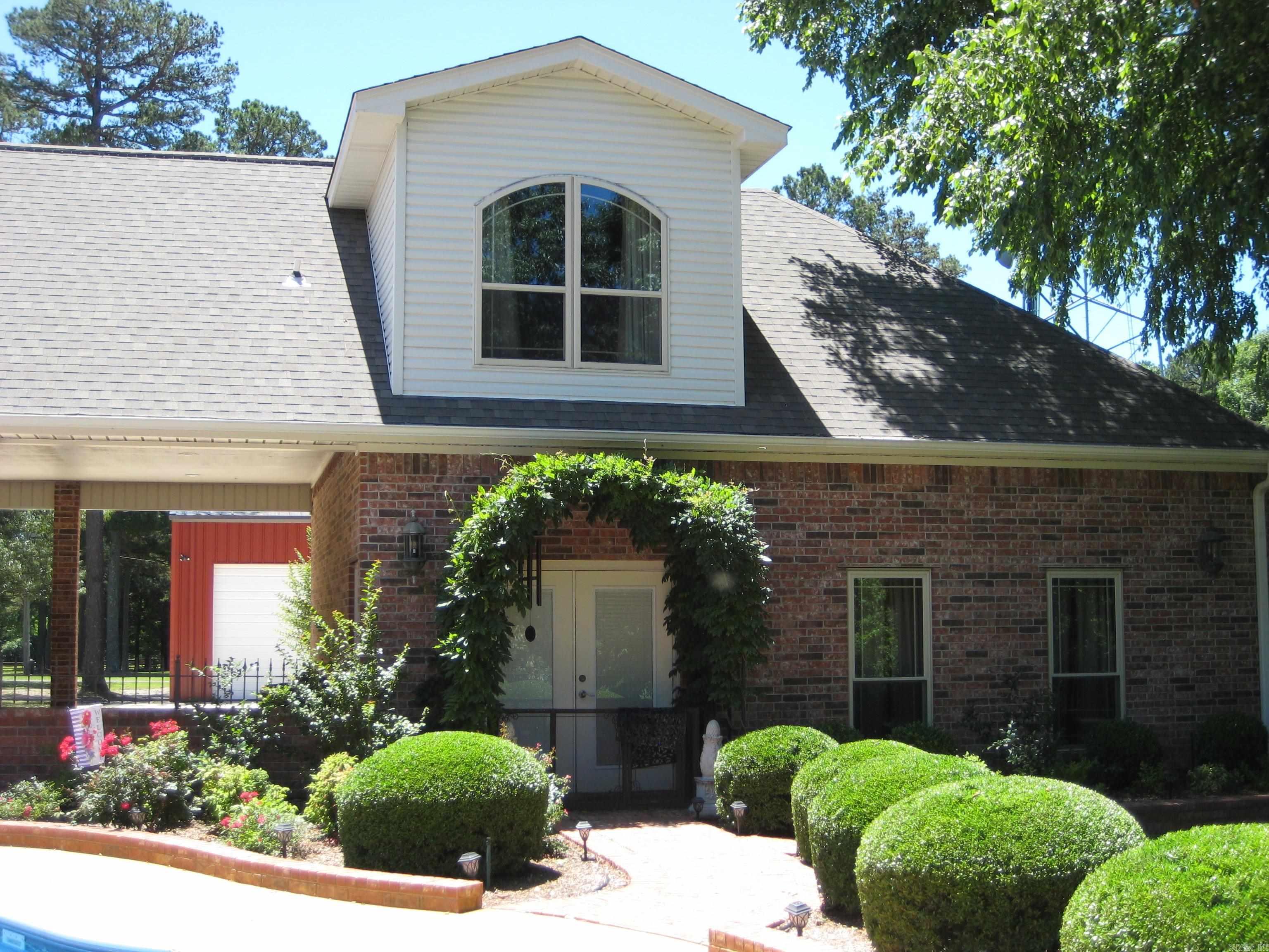 906  Grandview  Mena, AR