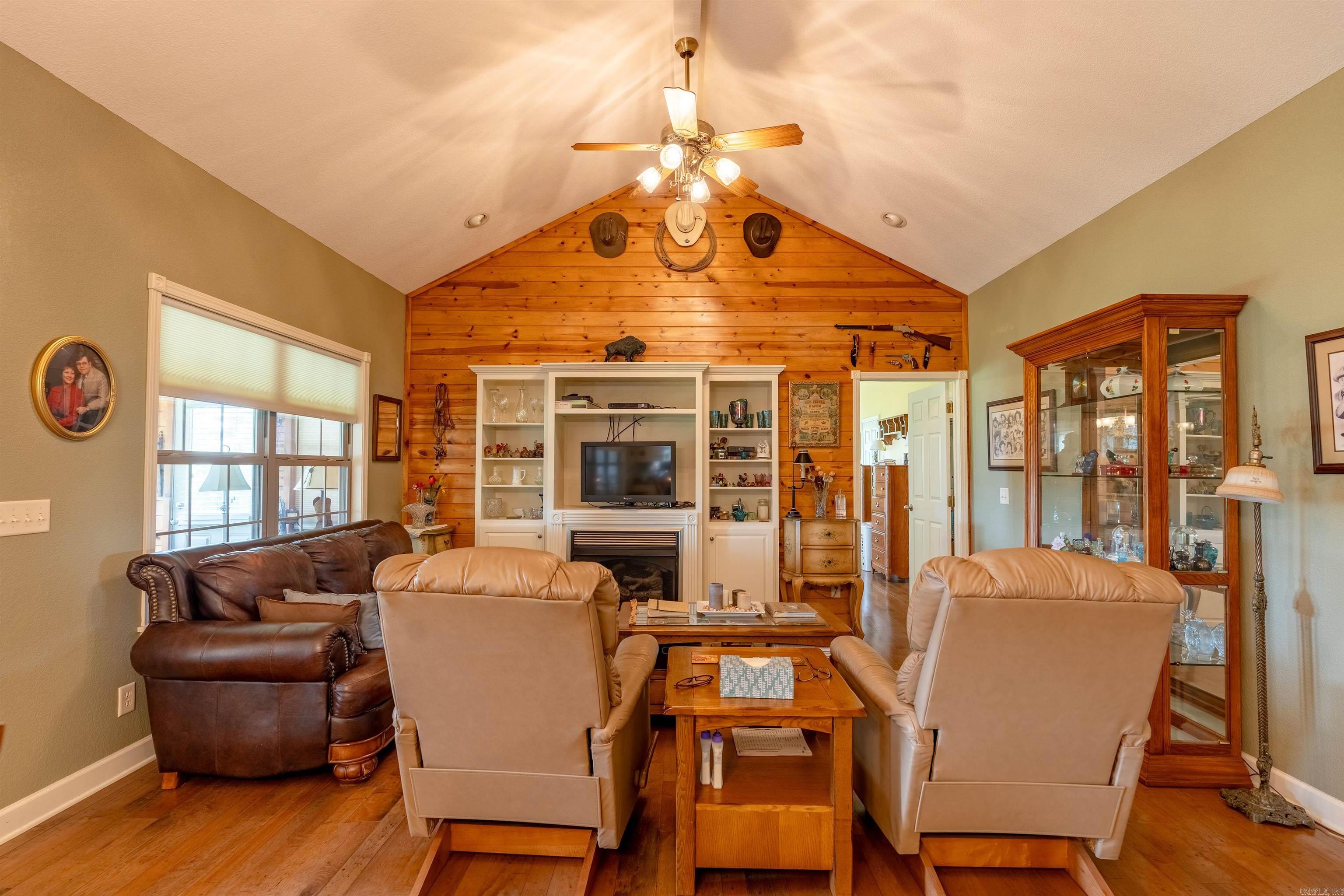 6245  Wilburn Rd  Wilburn, AR