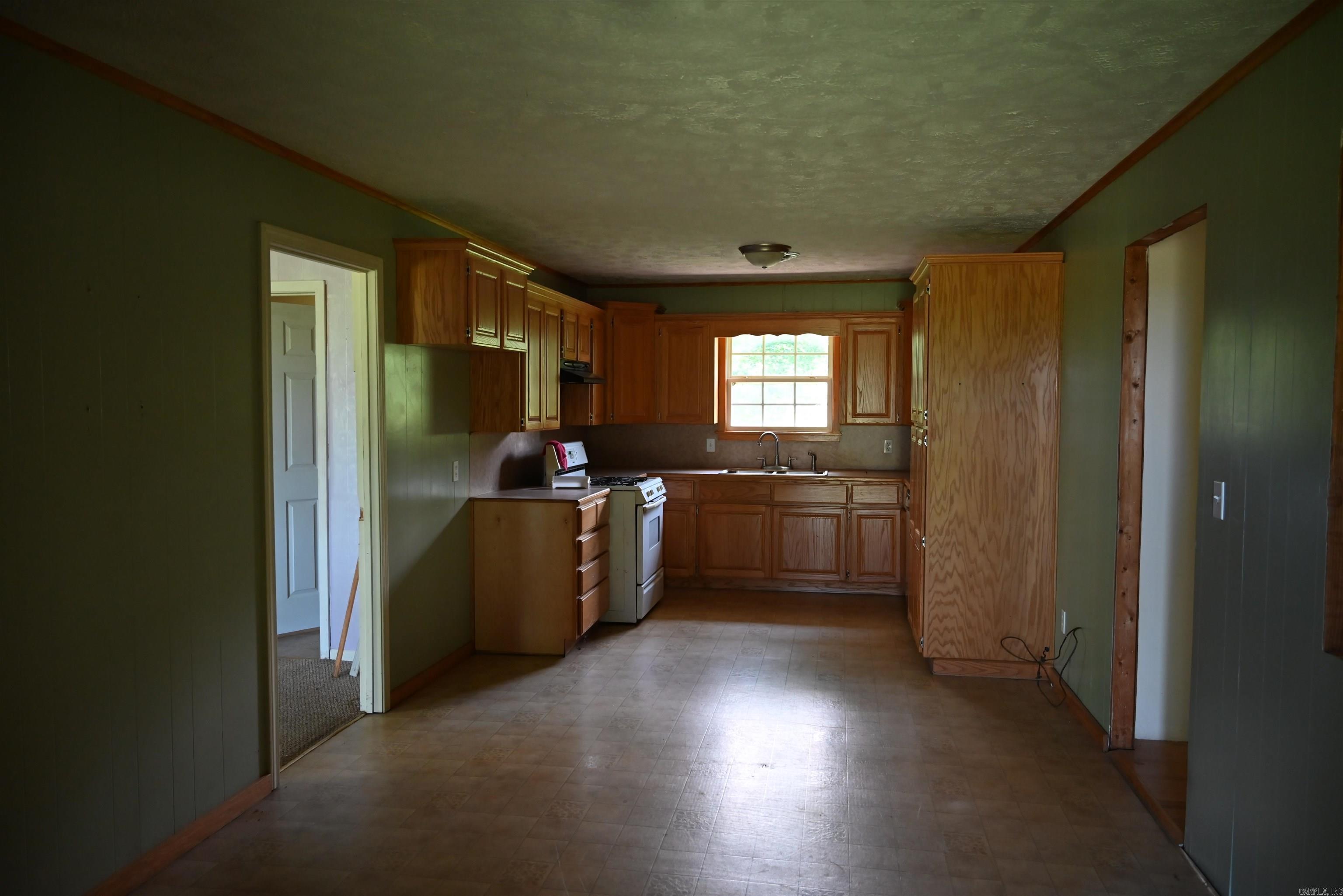 233 PINEY Marshall, AR 72650