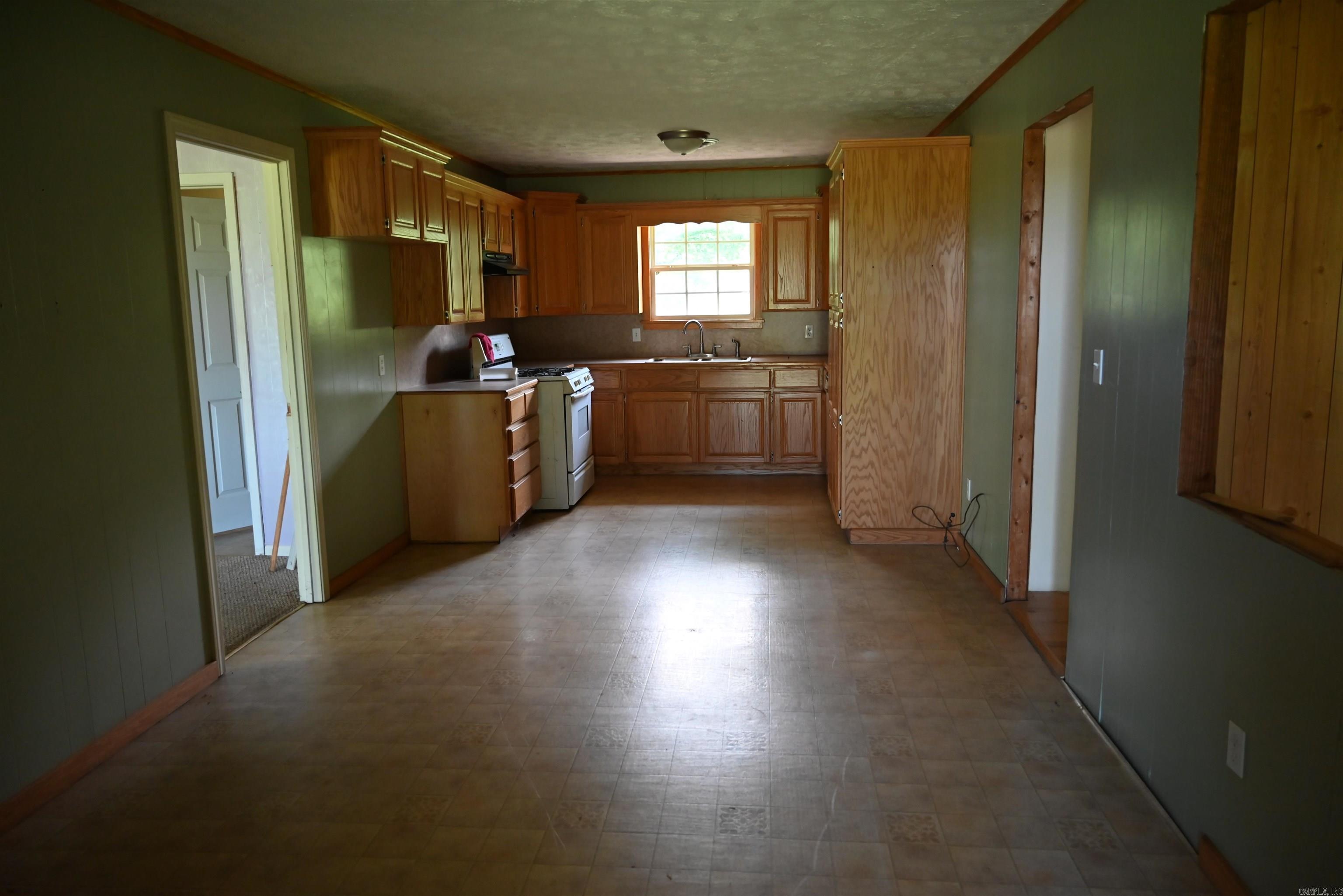233 PINEY Marshall, AR 72650