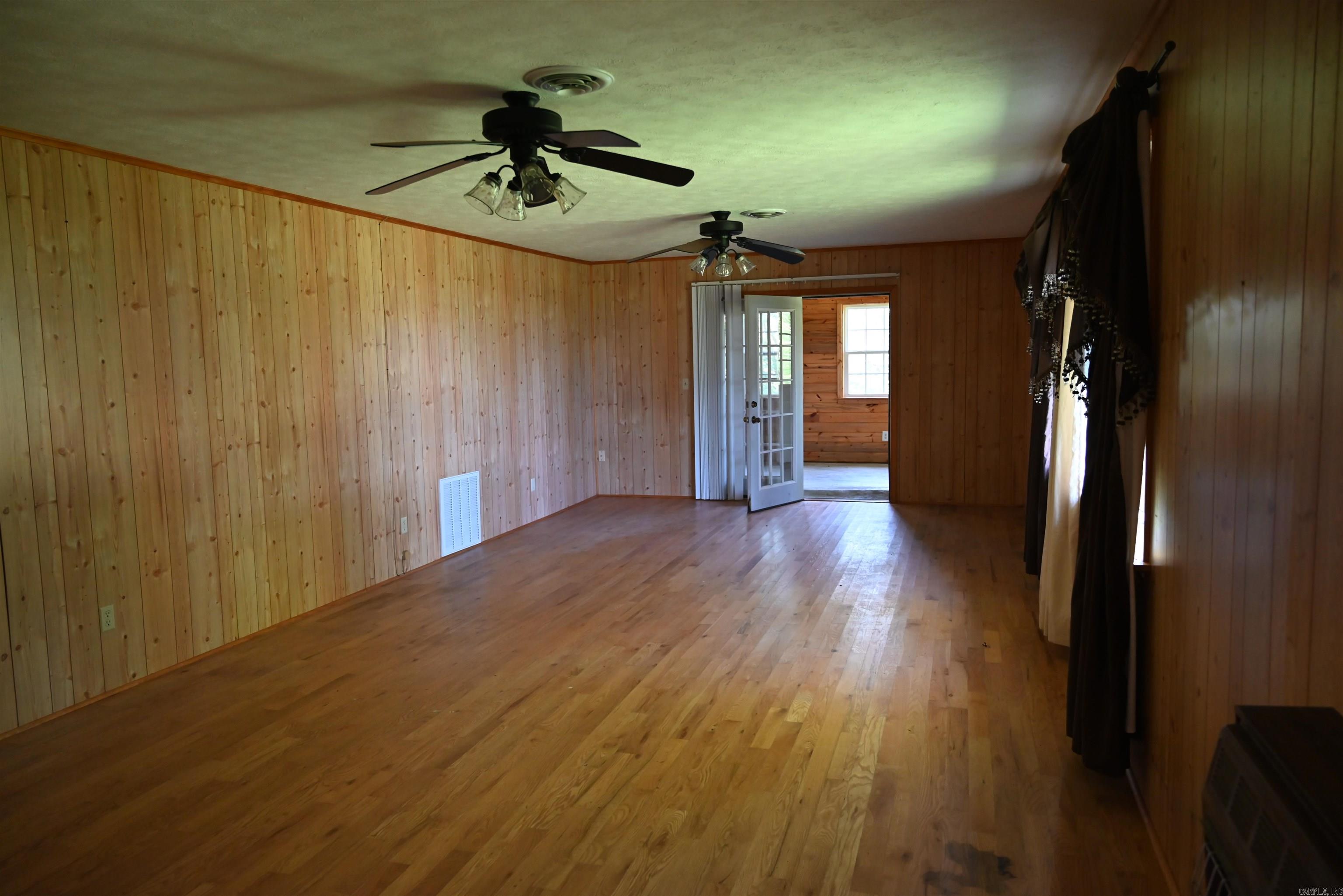 233 PINEY Marshall, AR 72650