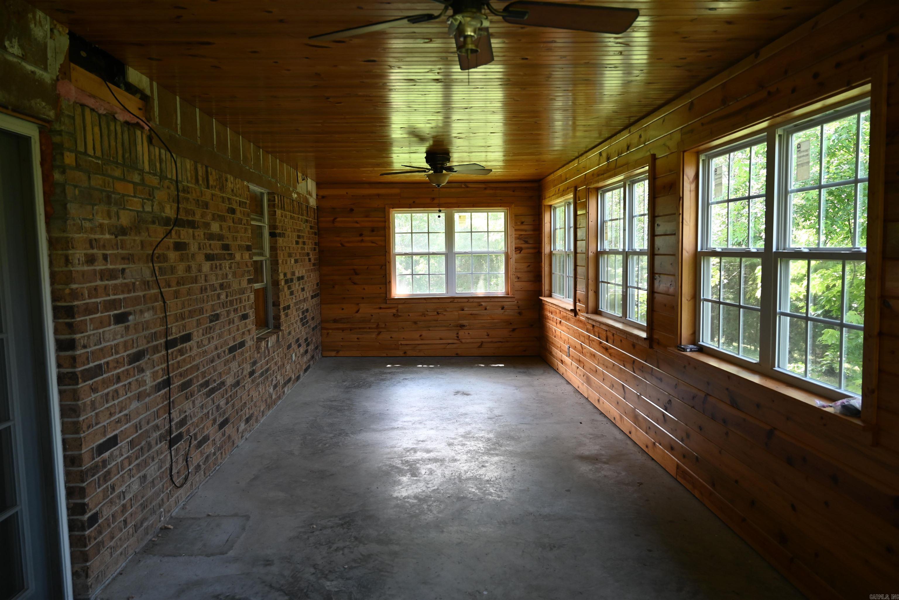 233 PINEY Marshall, AR 72650