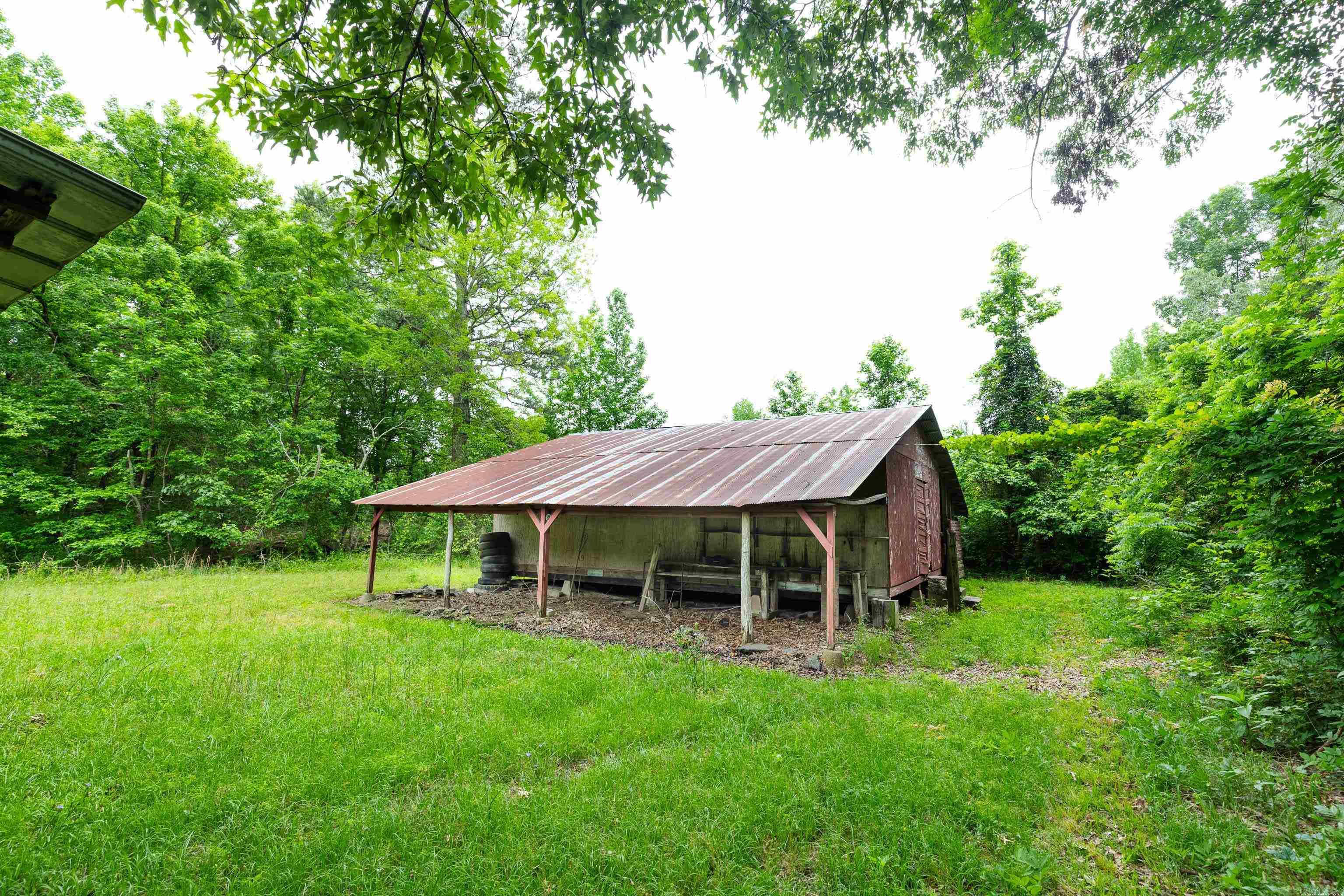 2105  HWY 104  White Hall, AR