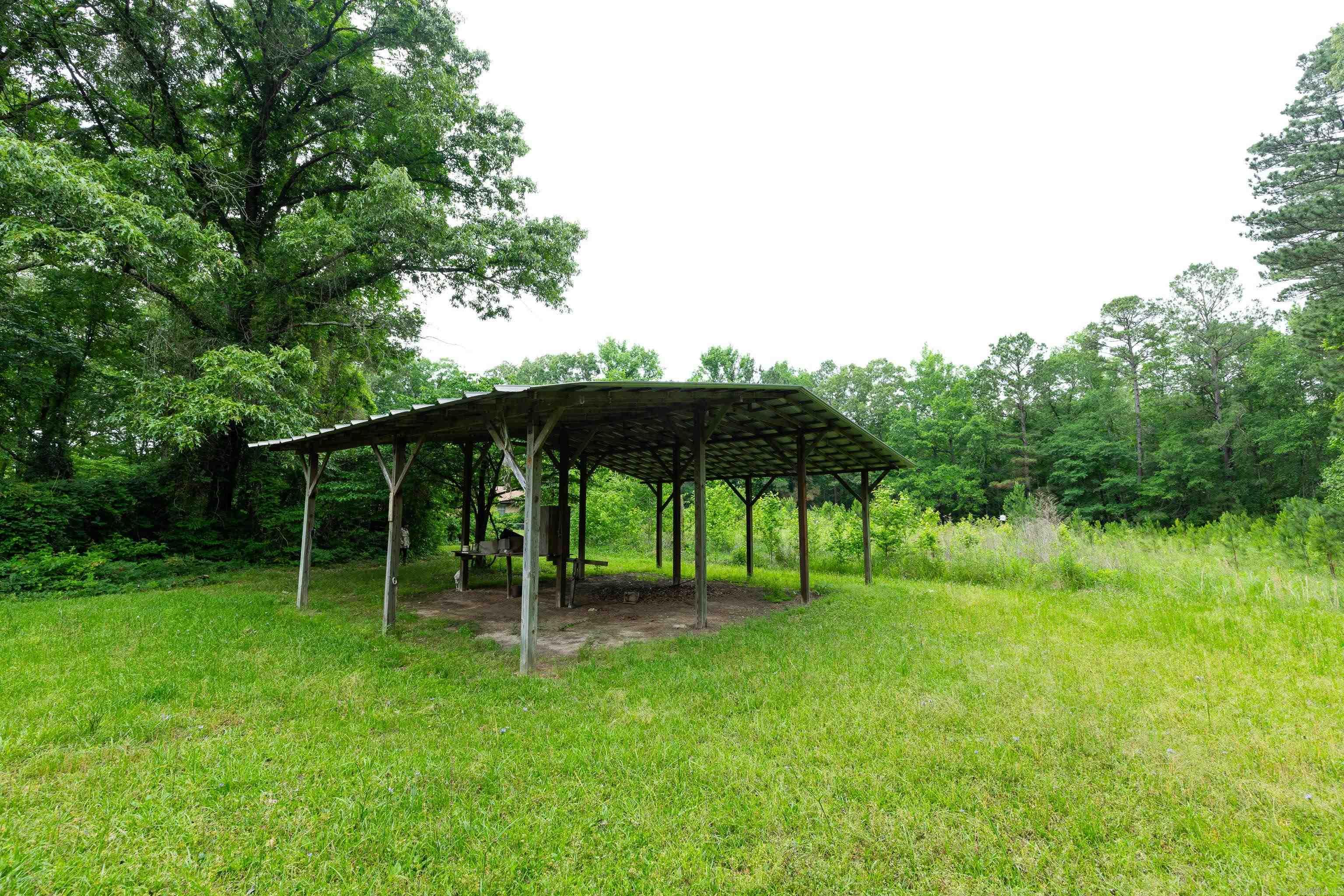 2105  HWY 104  White Hall, AR