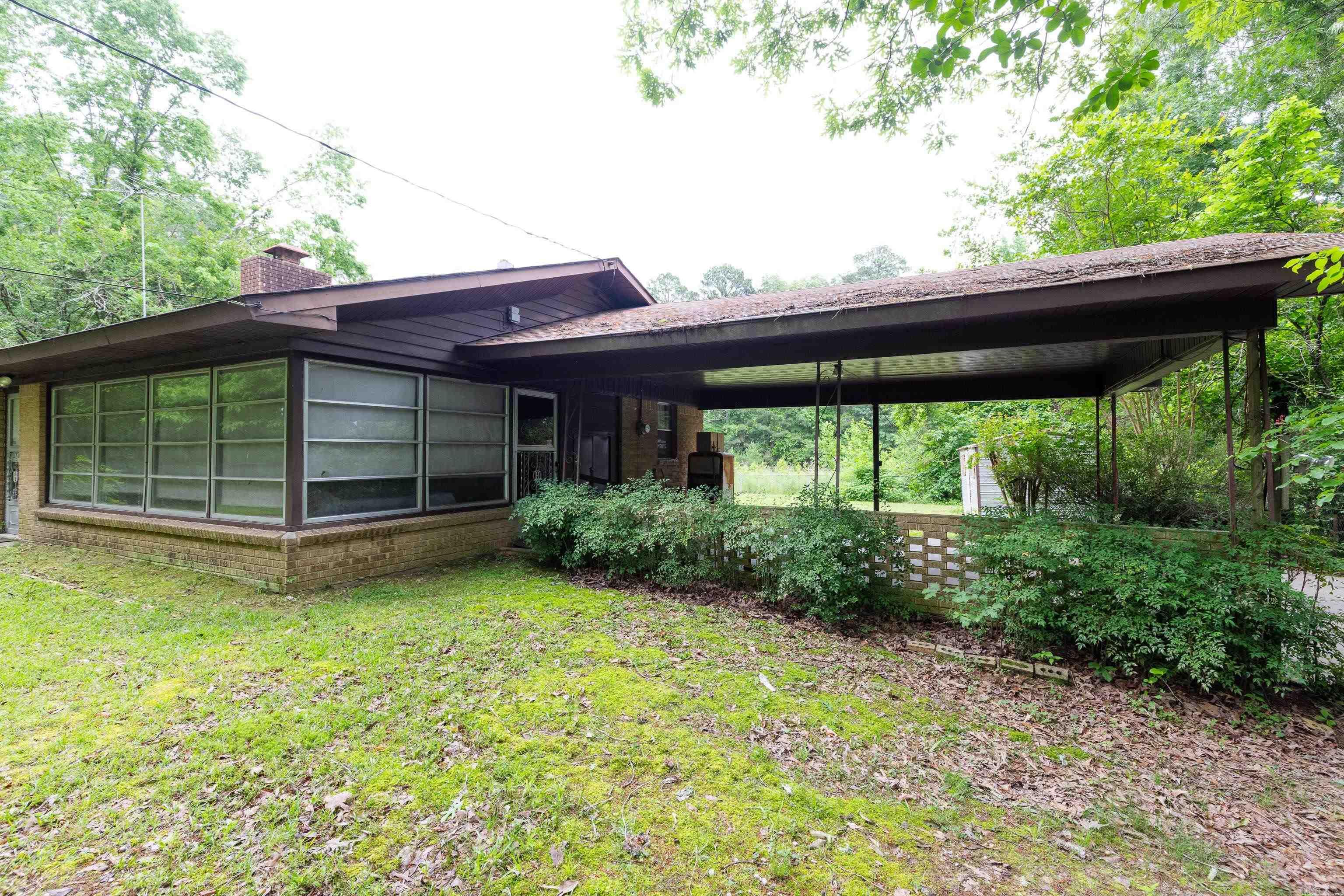 2105  HWY 104  White Hall, AR