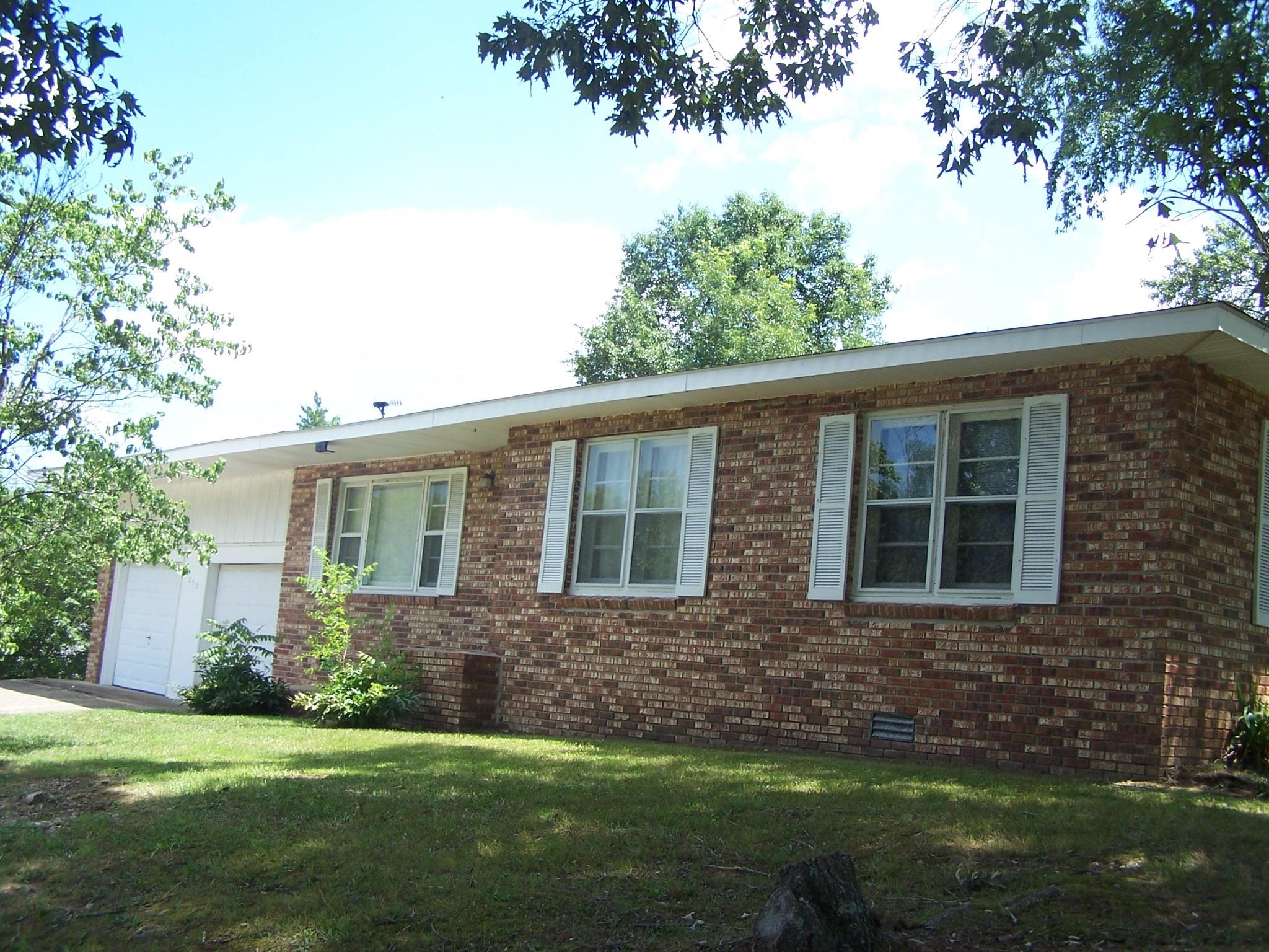 250 S 12th St  Mammoth Spring, AR
