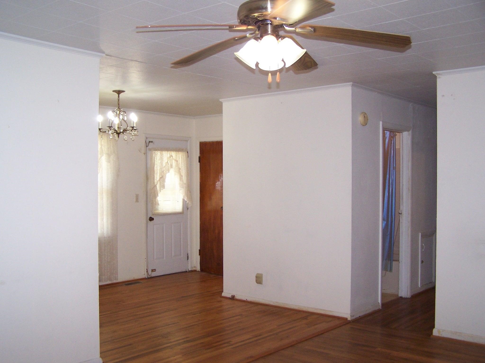250 S 12th St  Mammoth Spring, AR