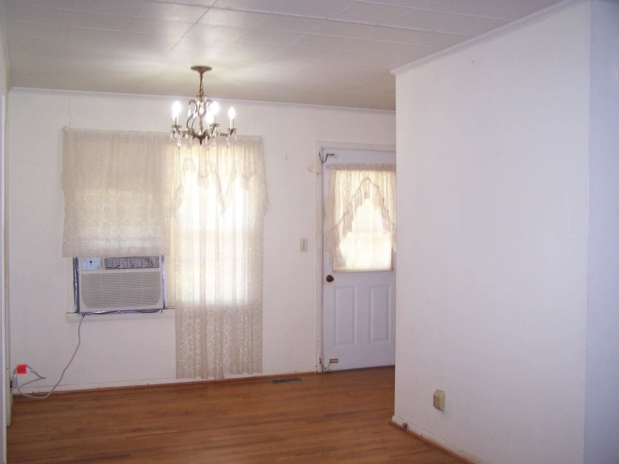 250 S 12th St  Mammoth Spring, AR