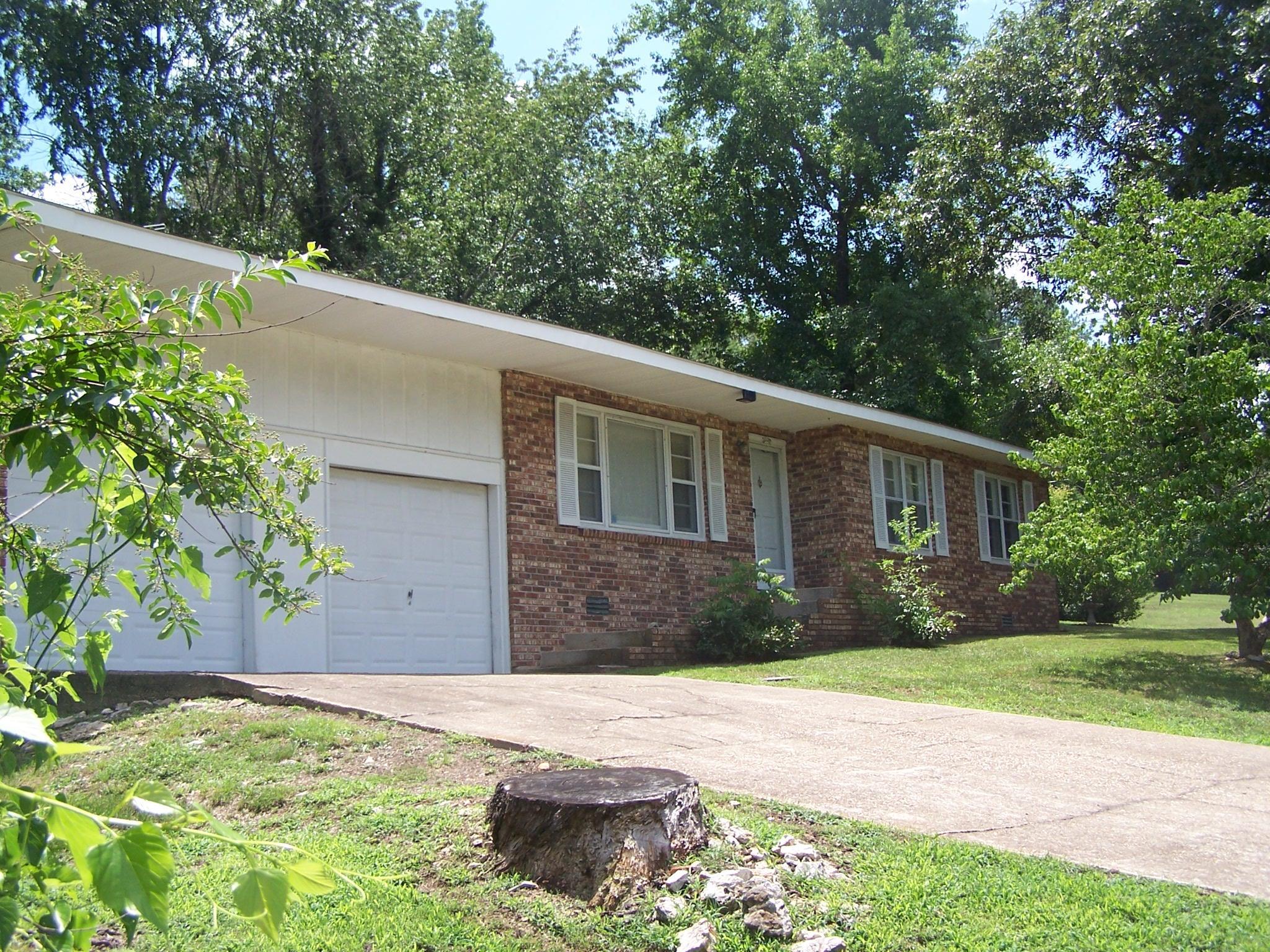 250 S 12th St  Mammoth Spring, AR