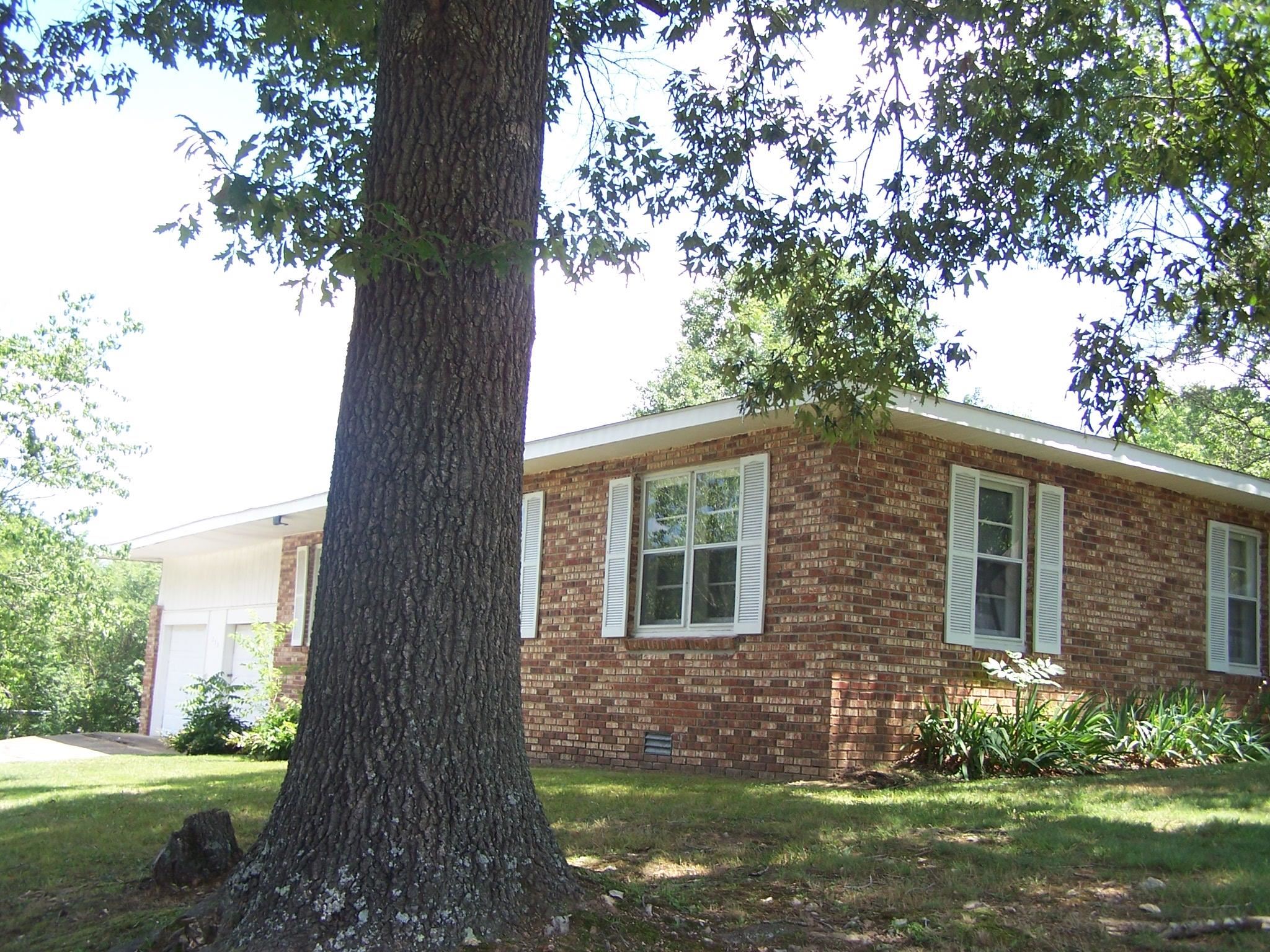 250 S 12th St  Mammoth Spring, AR