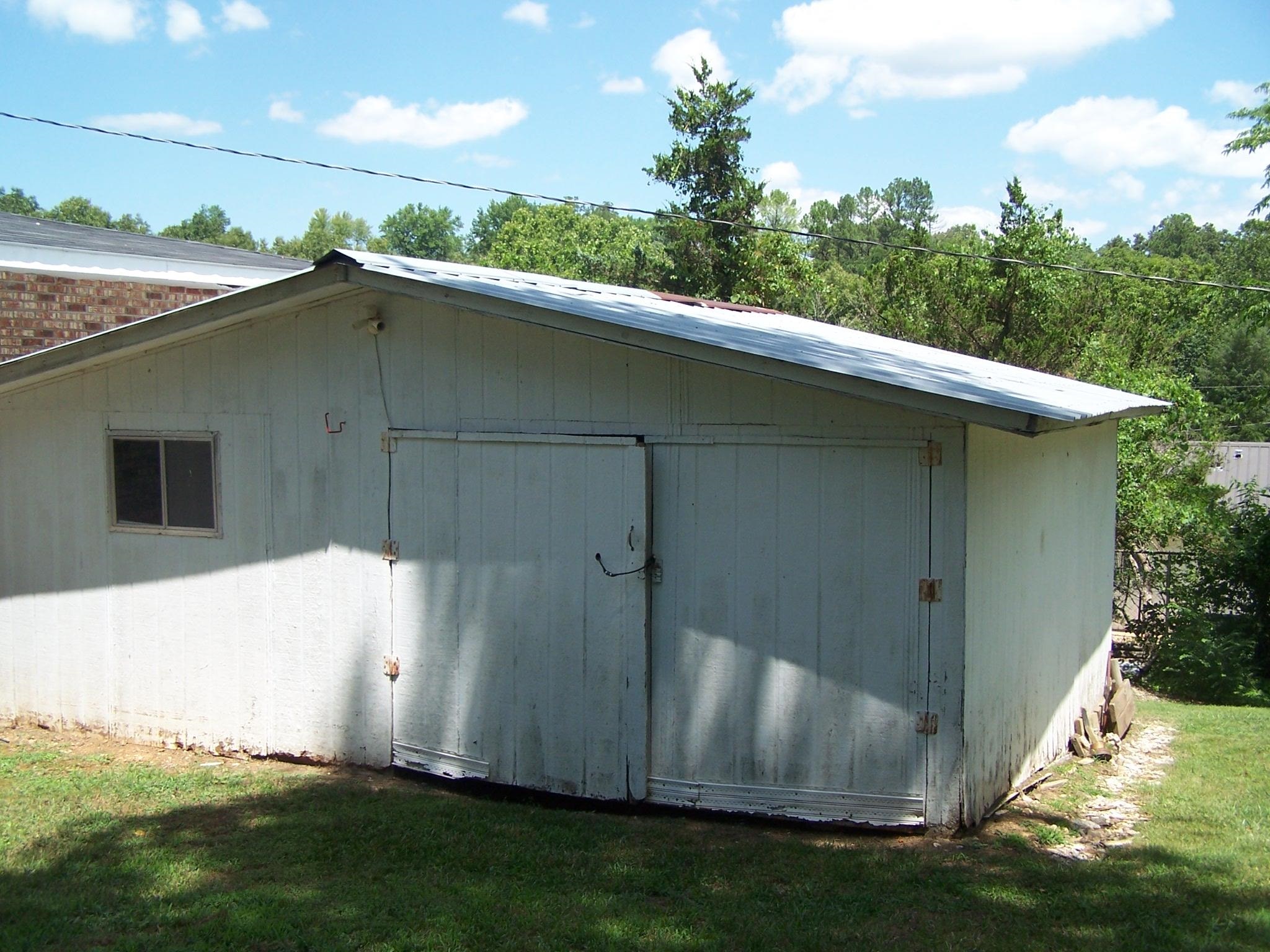 250 S 12th St  Mammoth Spring, AR