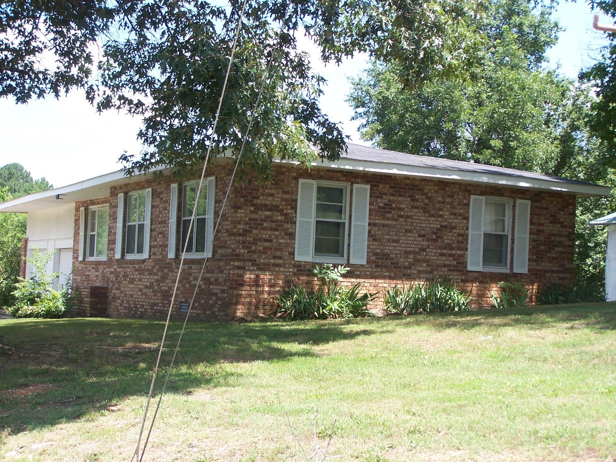 250 S 12th St  Mammoth Spring, AR