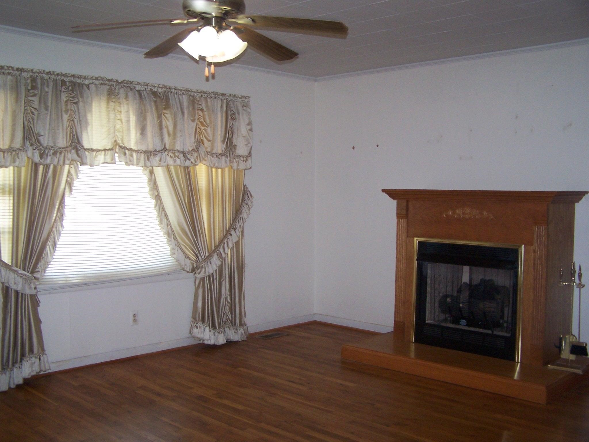 250 S 12th St  Mammoth Spring, AR