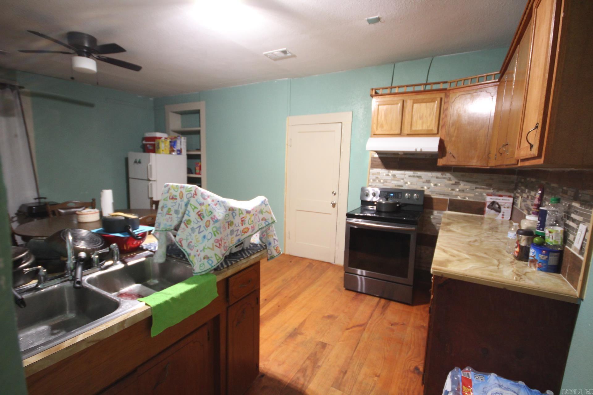 202 W Clark  Nashville, AR