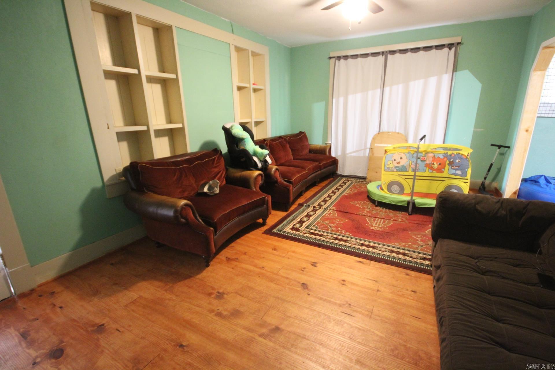 202 W Clark  Nashville, AR