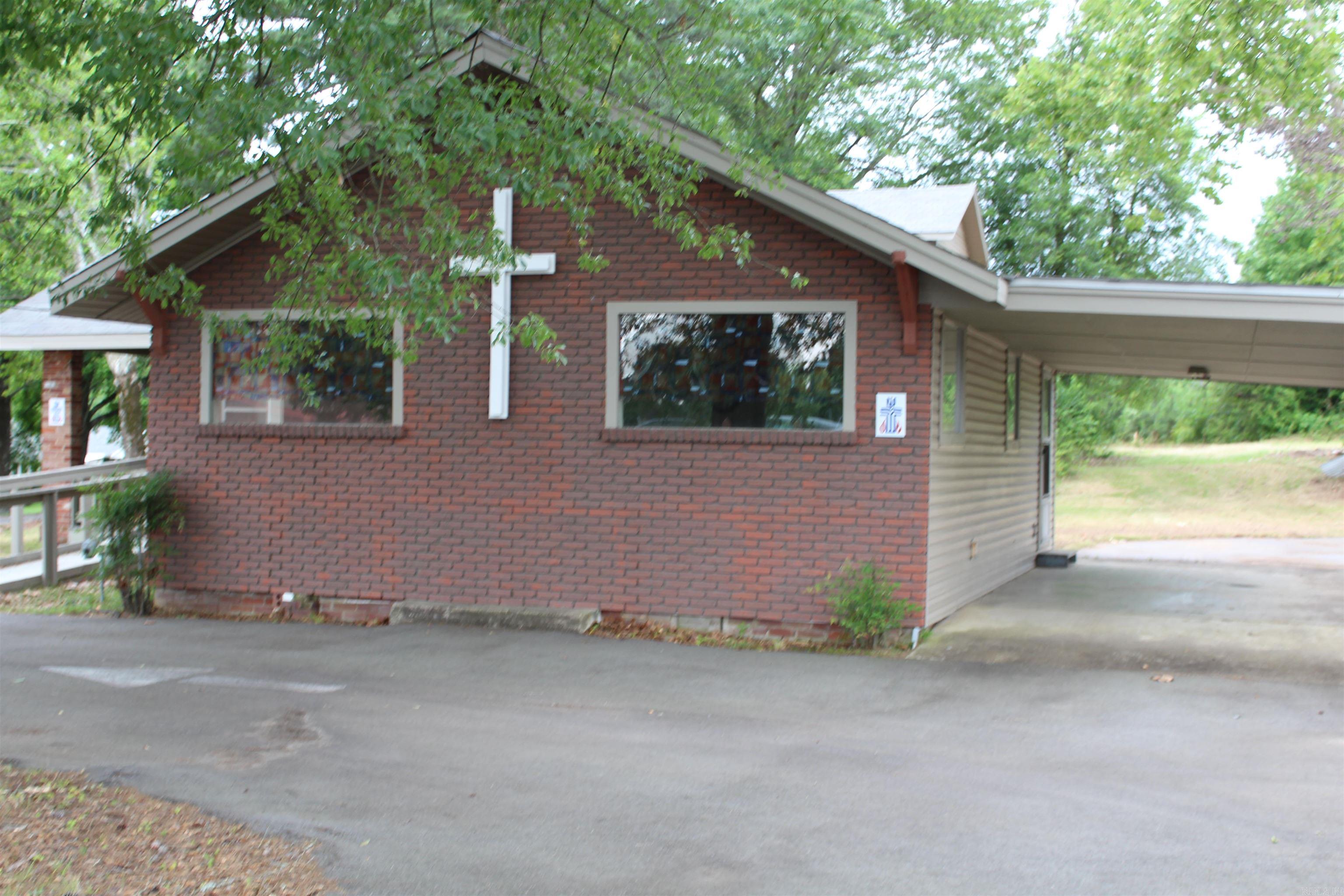 15802  Arch  Little Rock, AR