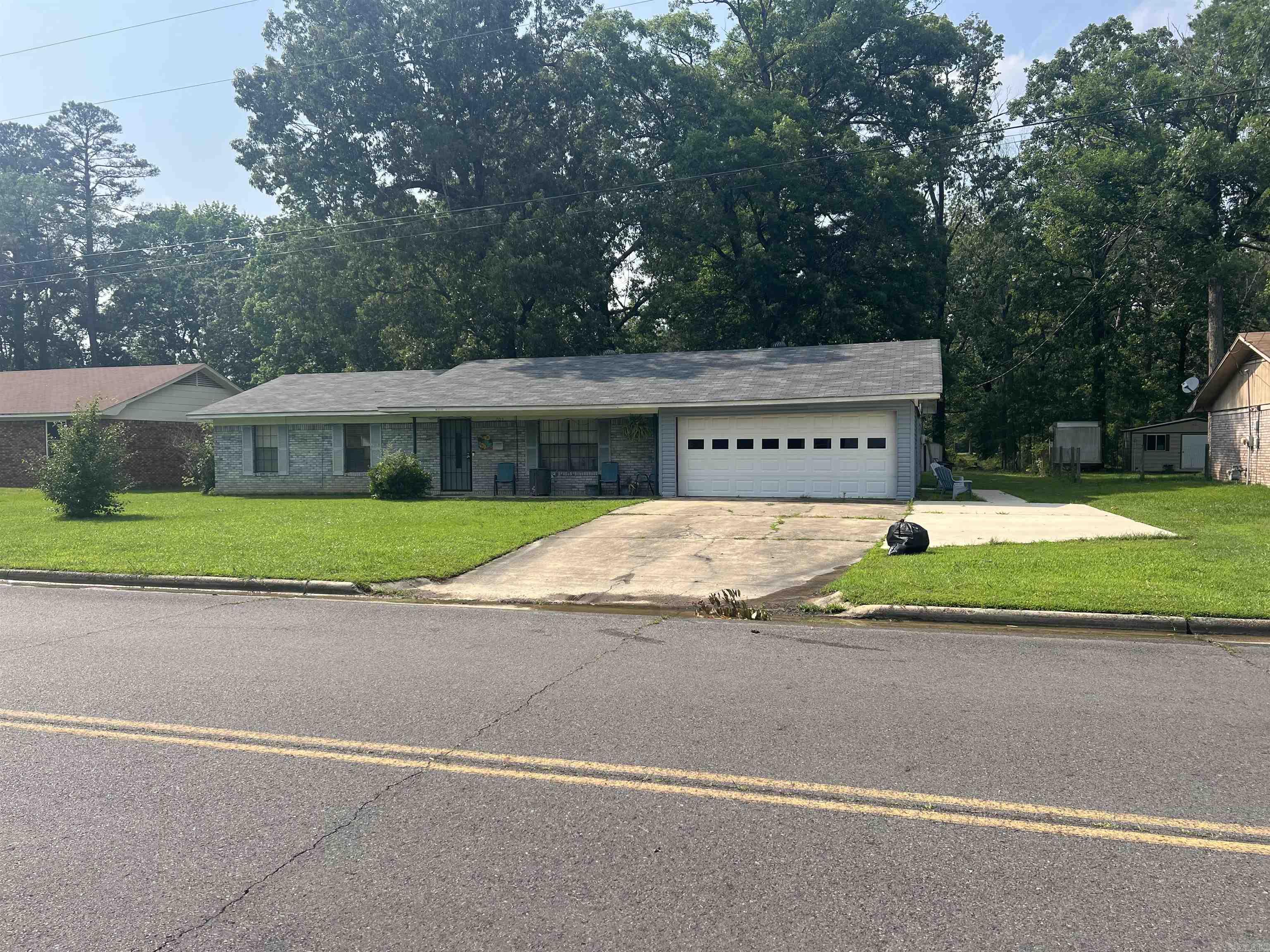 205 E Busbee  Camden, AR