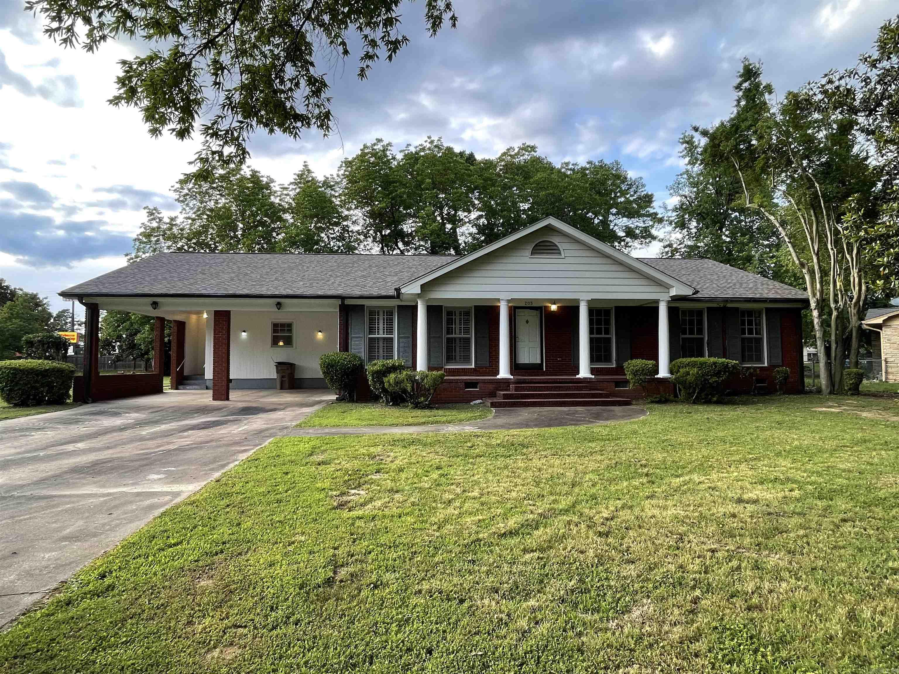 205  Calvert  Forrest City, AR