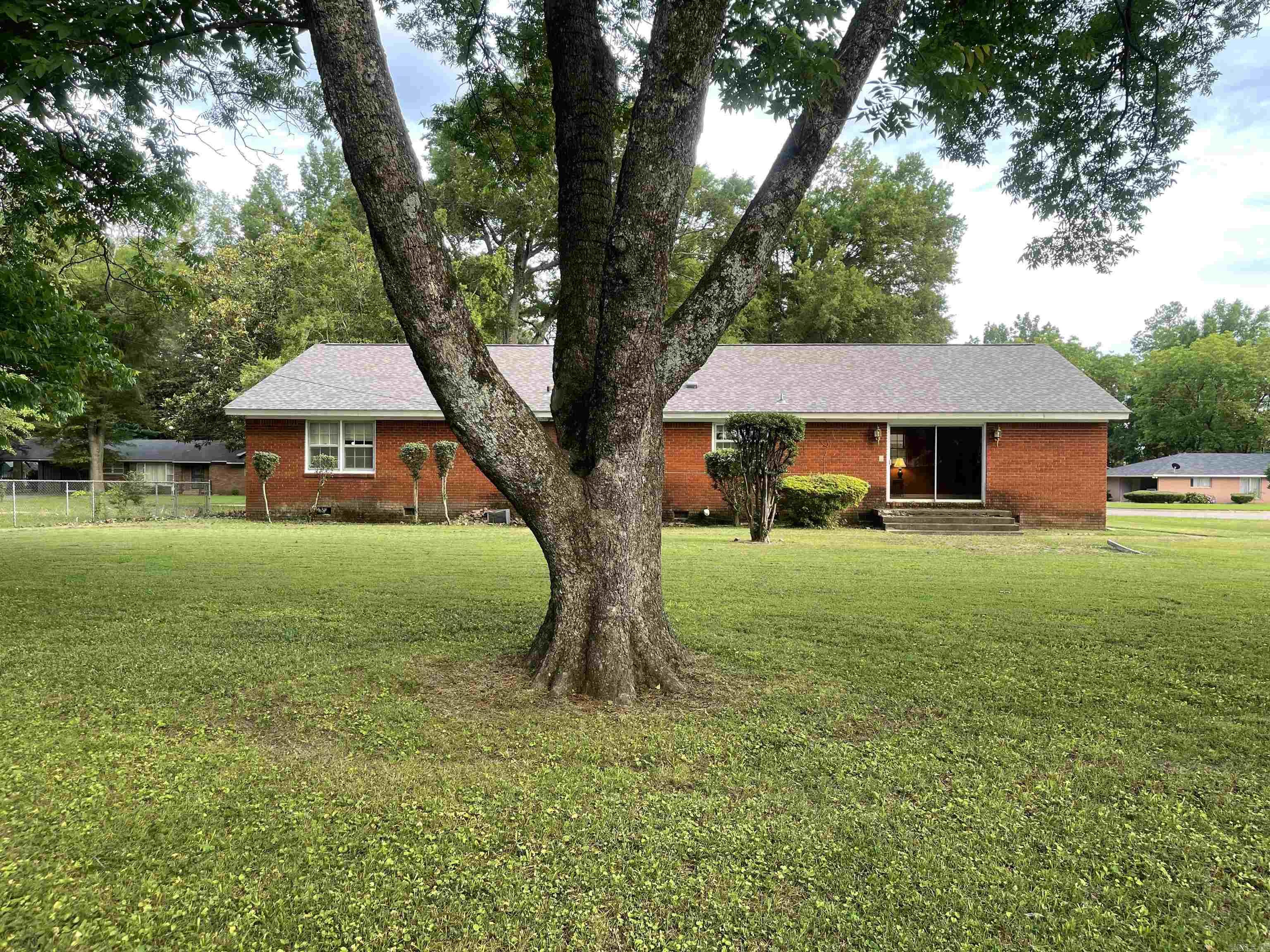 205  Calvert  Forrest City, AR