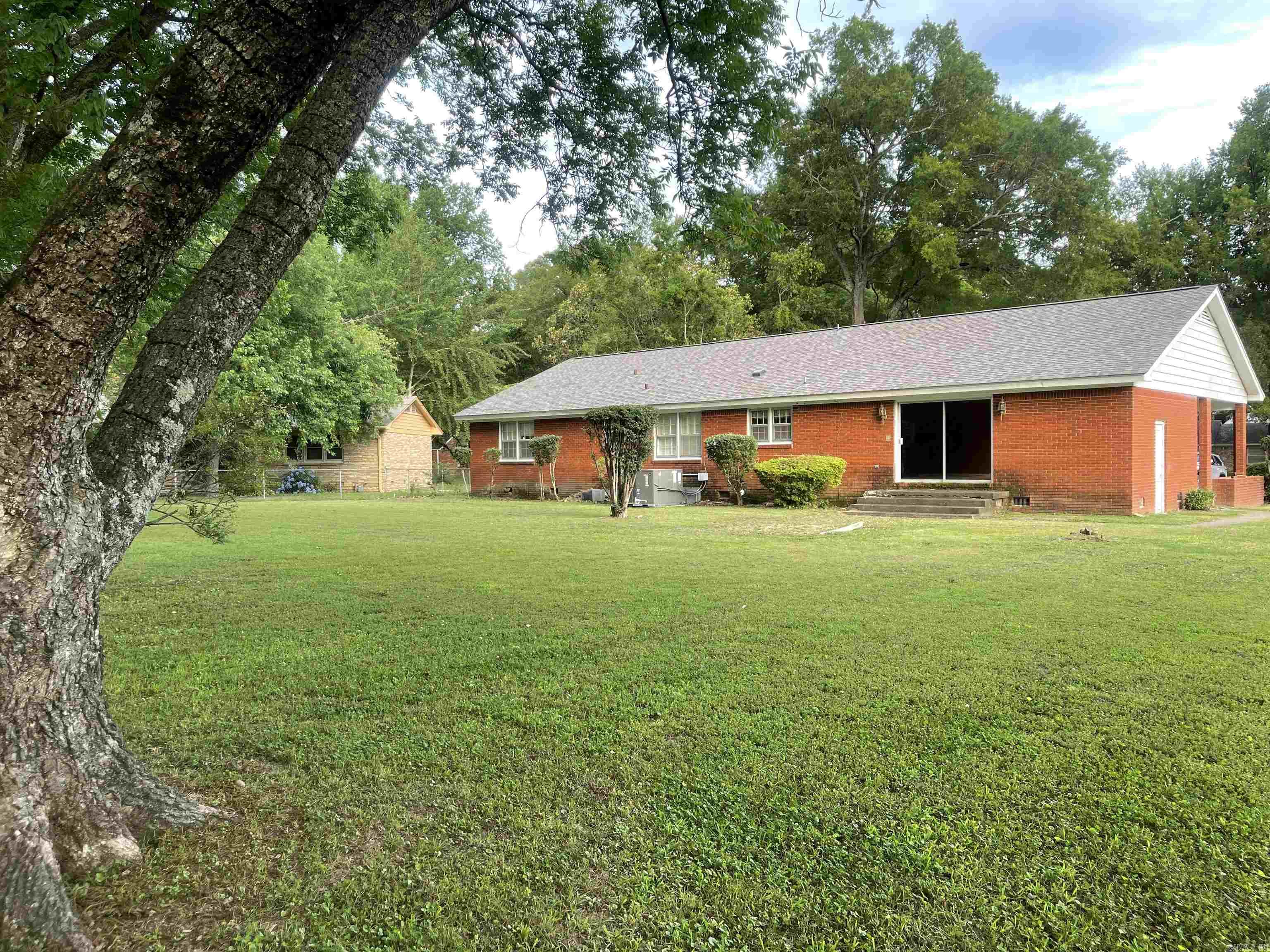 205  Calvert  Forrest City, AR