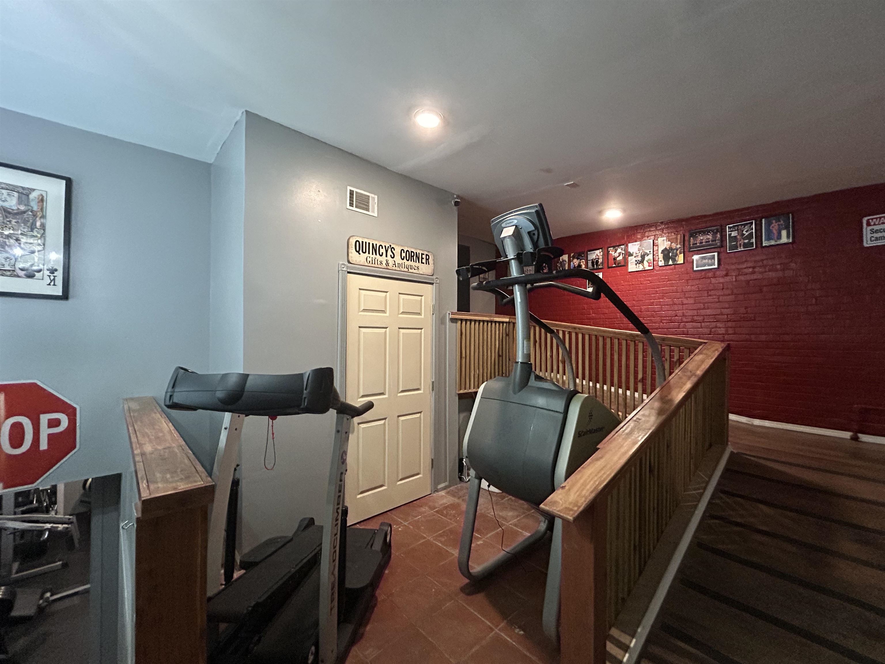 132 E Main  Hardy, AR