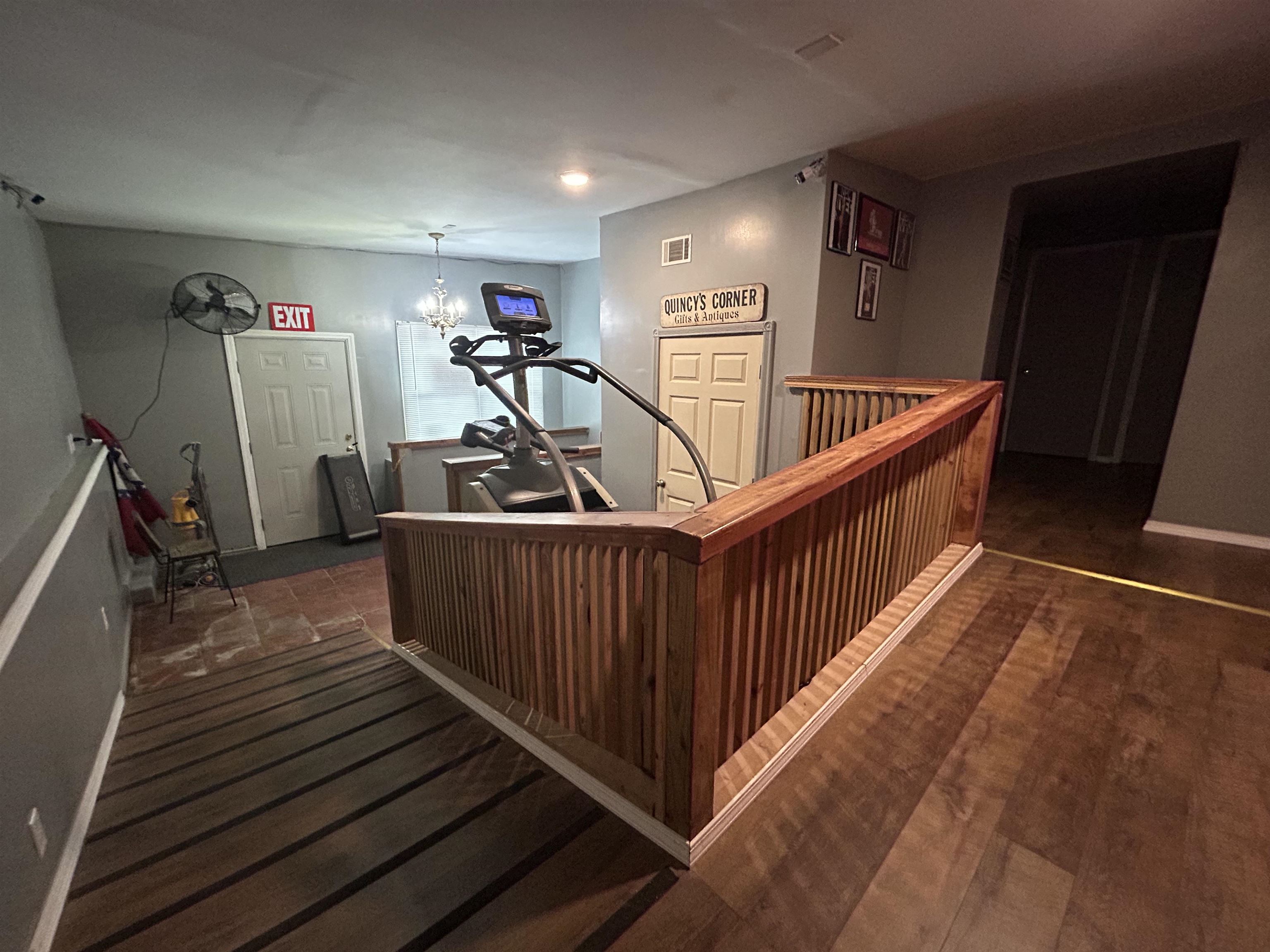 132 E Main  Hardy, AR