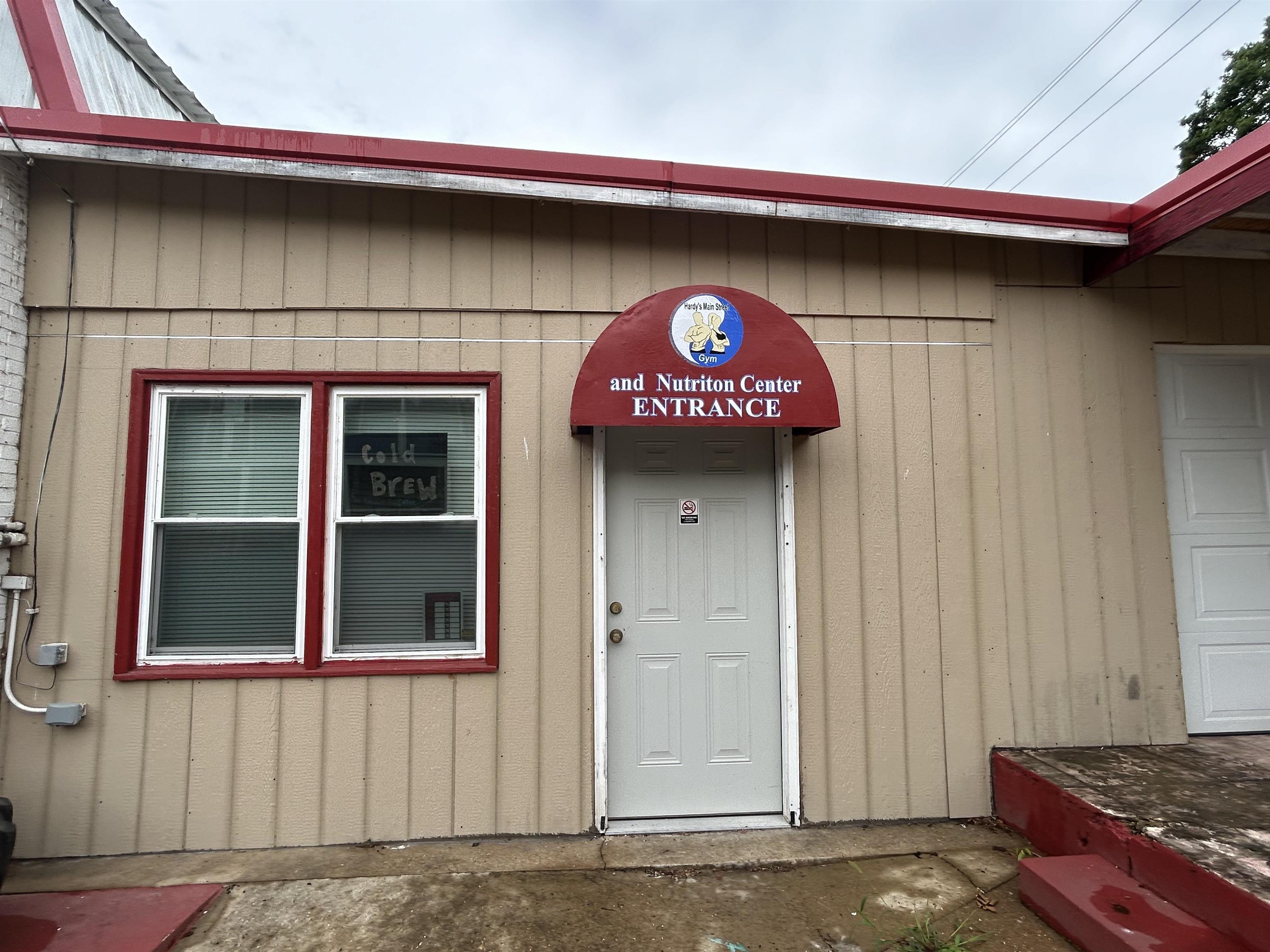 132 E Main  Hardy, AR