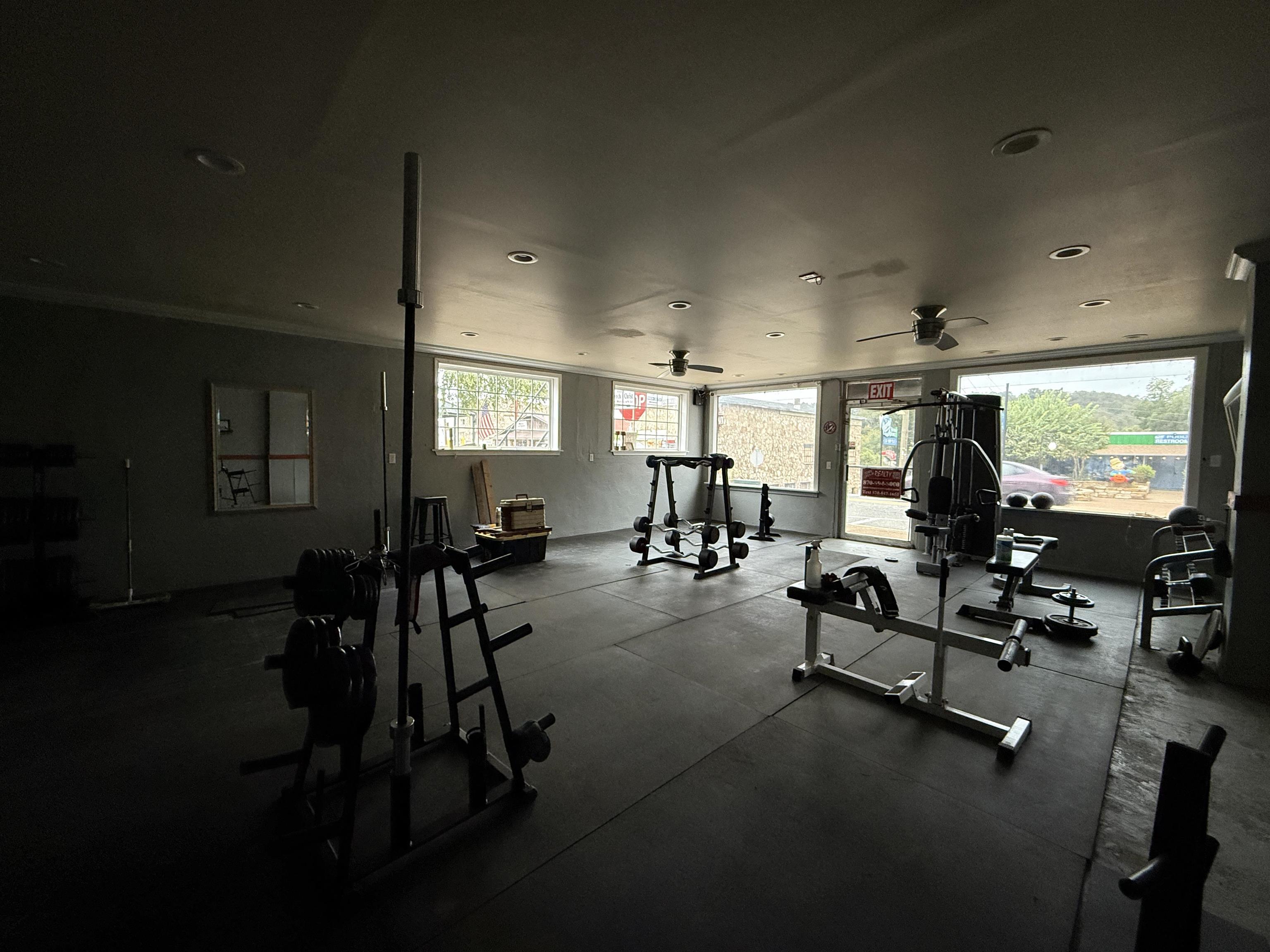 132 E Main  Hardy, AR