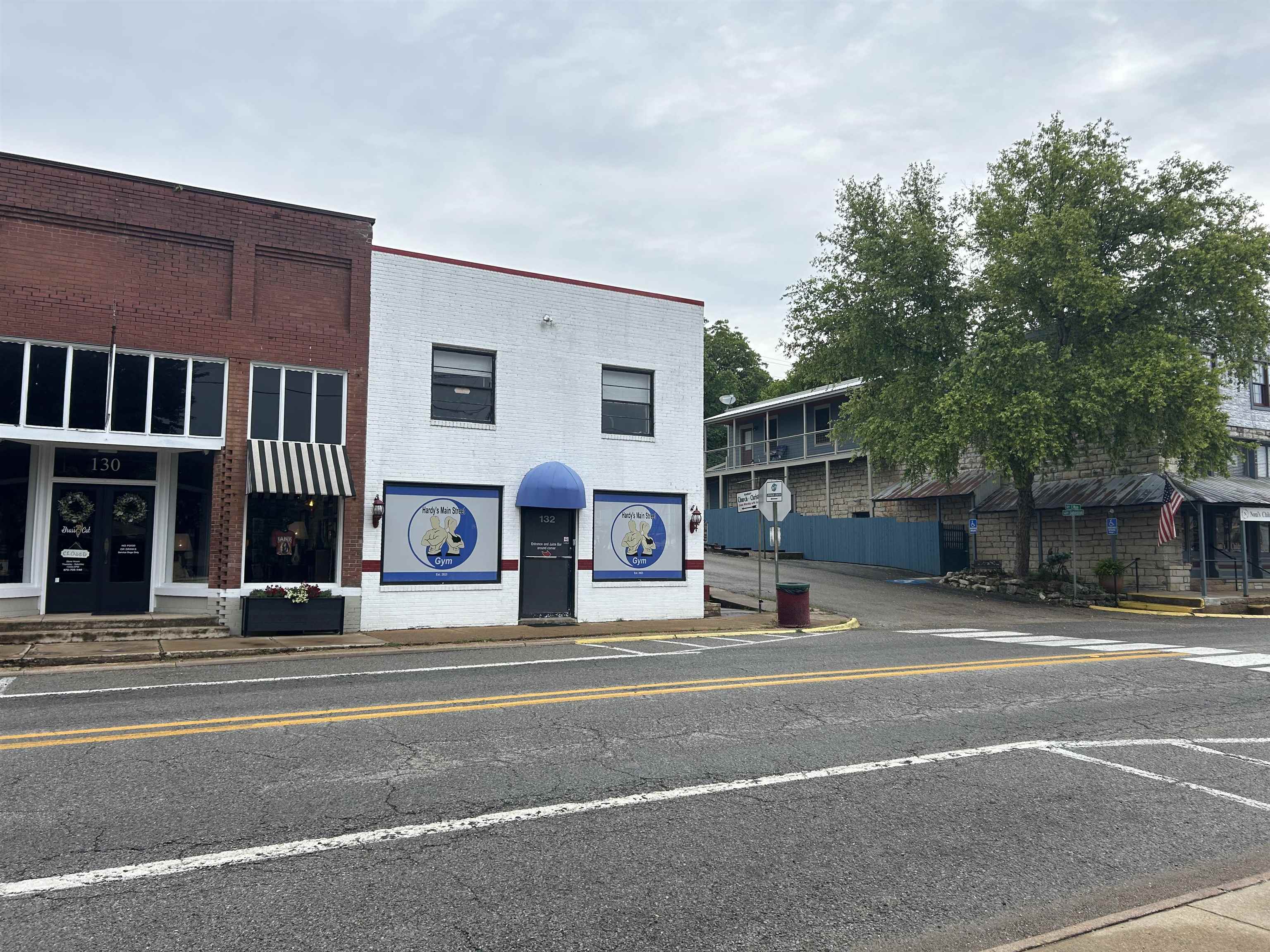 132 E Main  Hardy, AR
