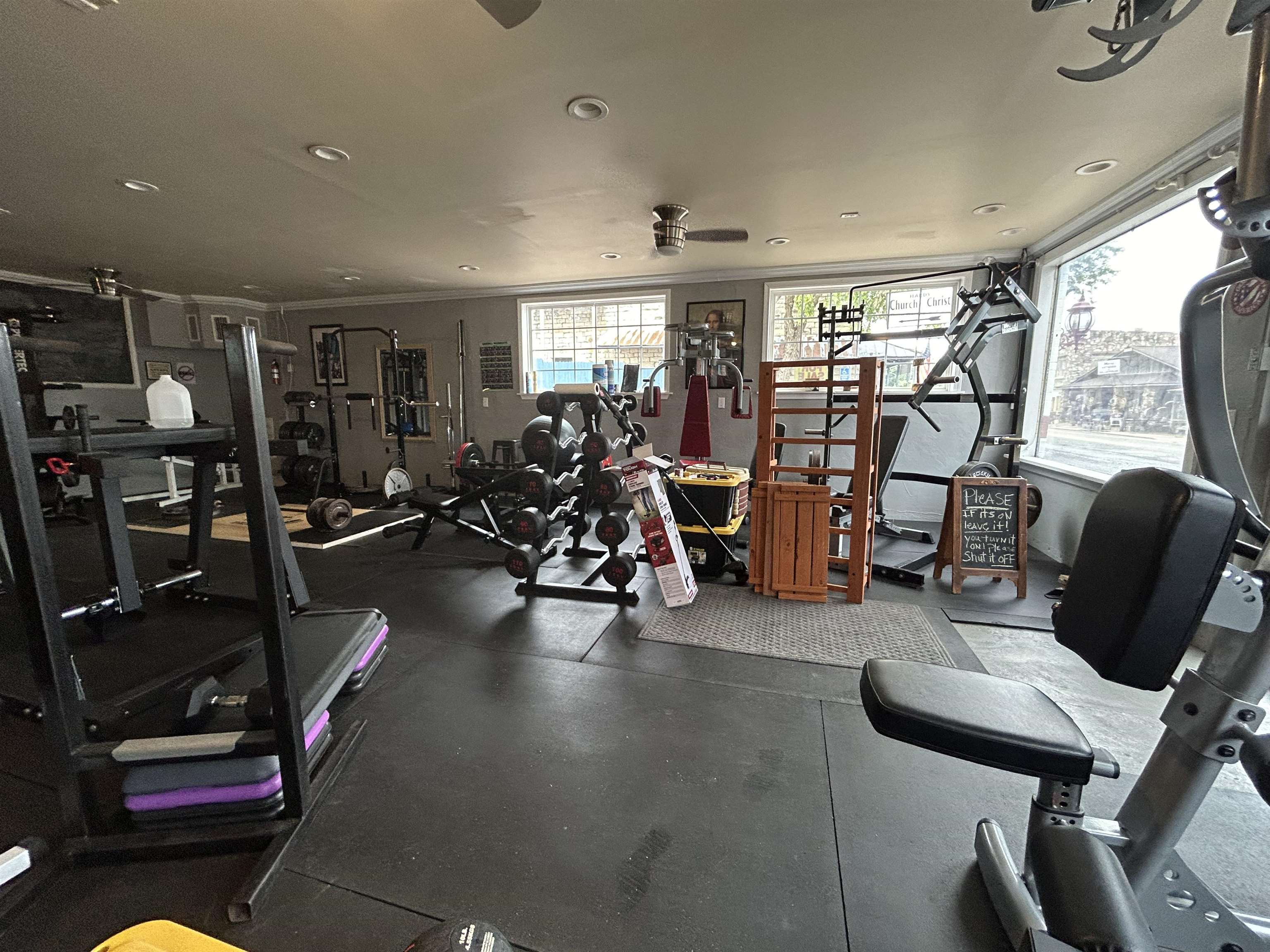 132 E Main  Hardy, AR