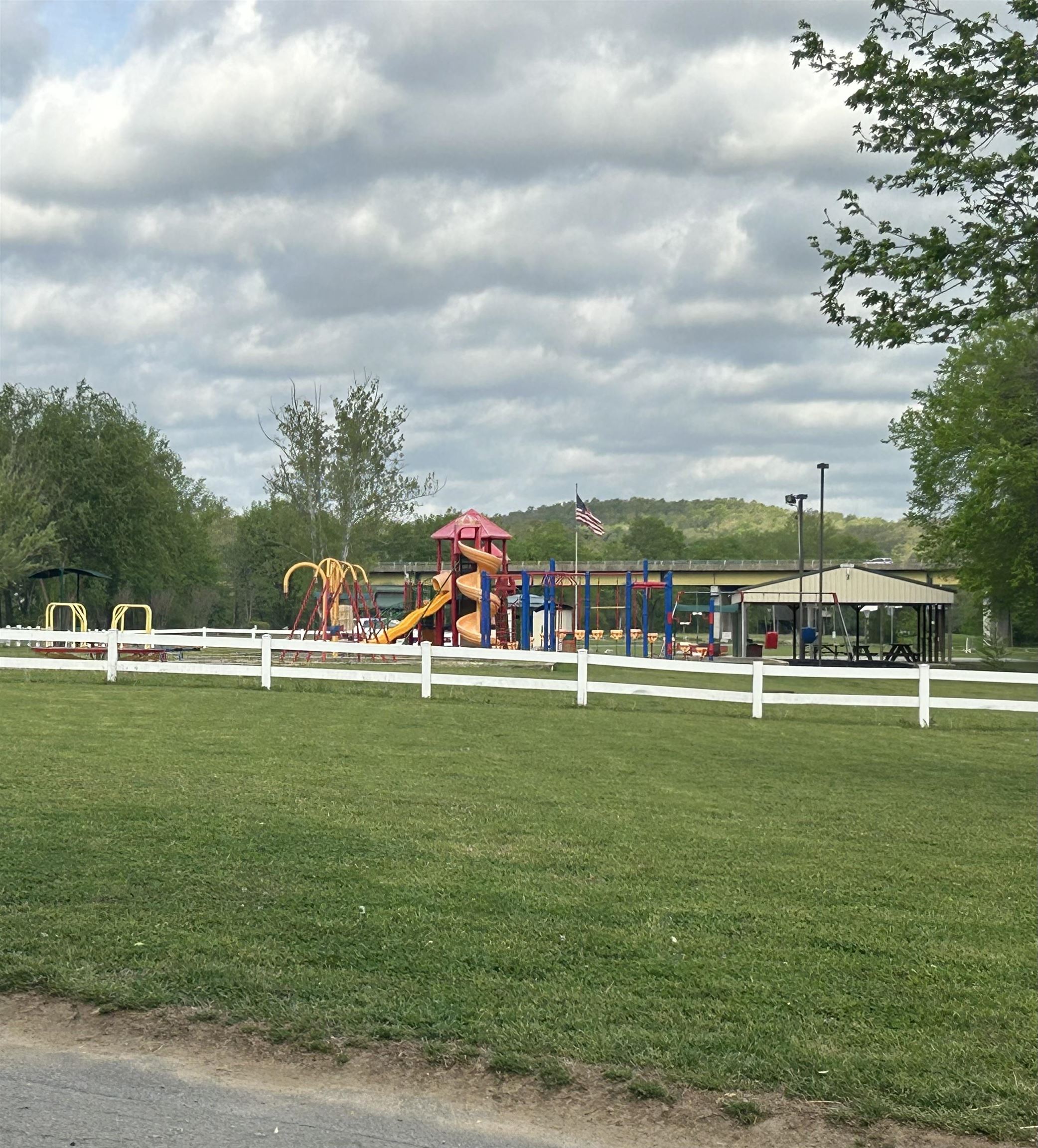 132 E Main  Hardy, AR