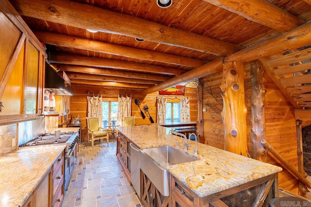 684  Hidden Valley  Wilburn, AR