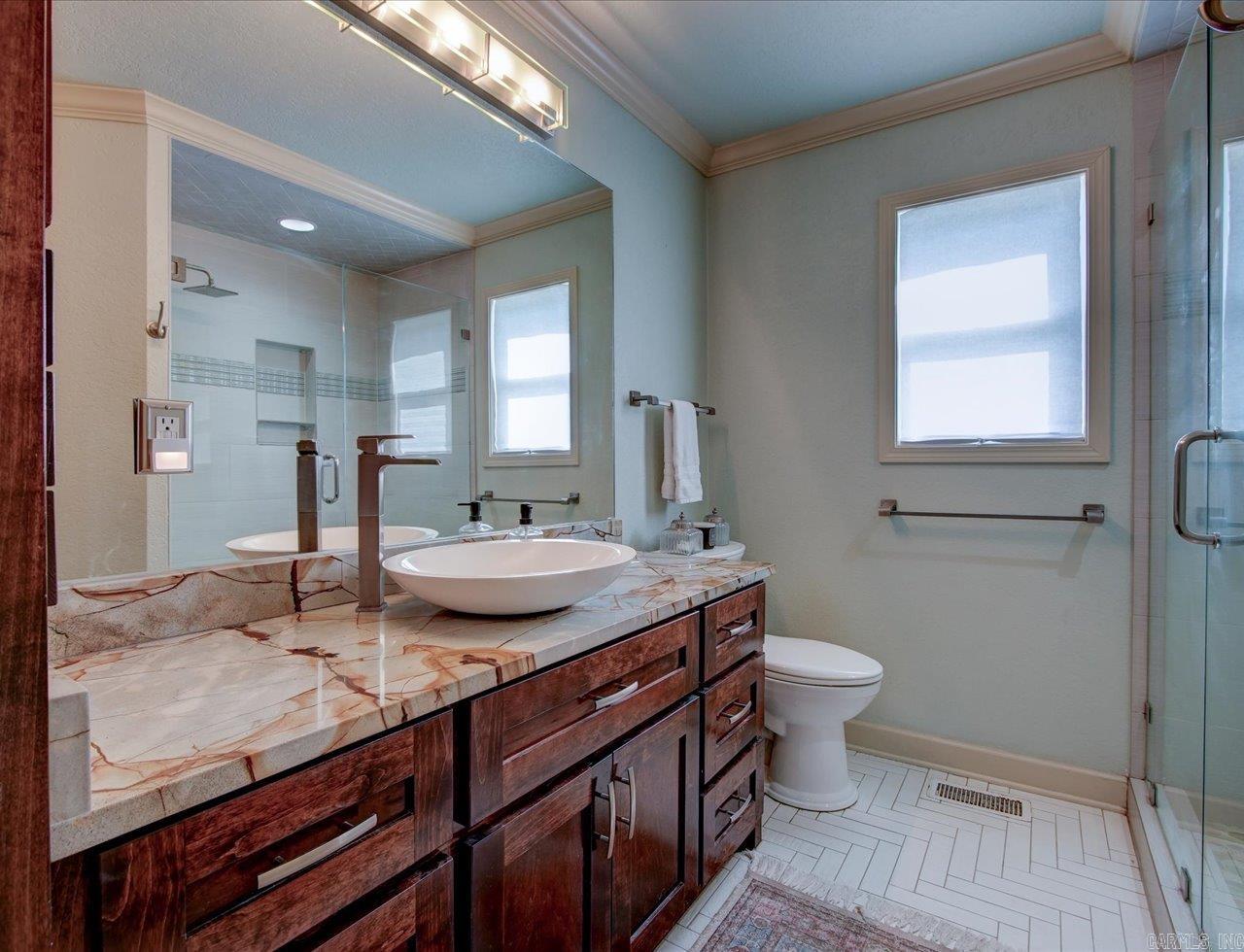 125  Lindale  Hot Springs, AR
