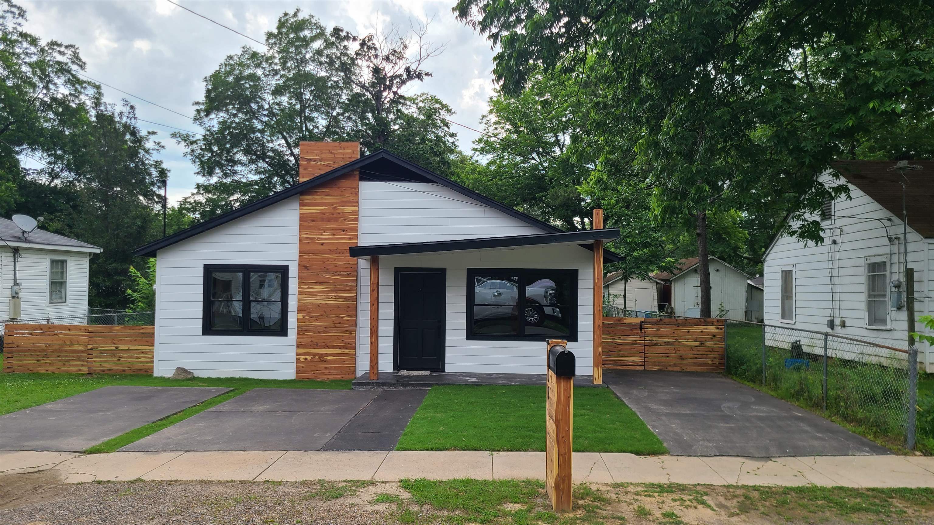 909 S Glenwood